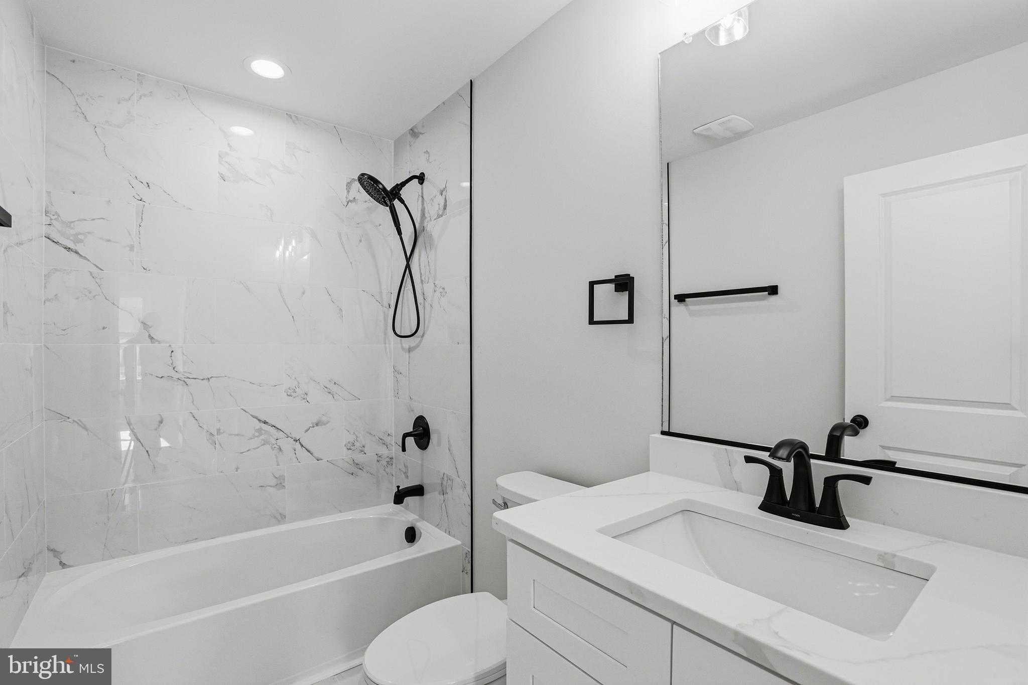 826 S Glebe Rd photo 31