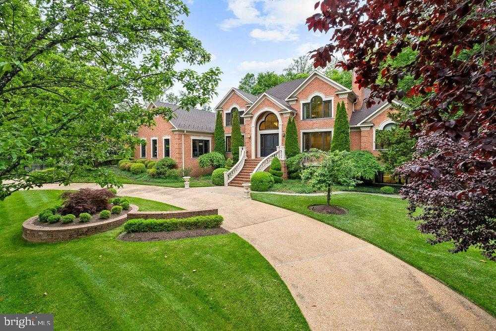 1102 Mill Rdg, Mc Lean