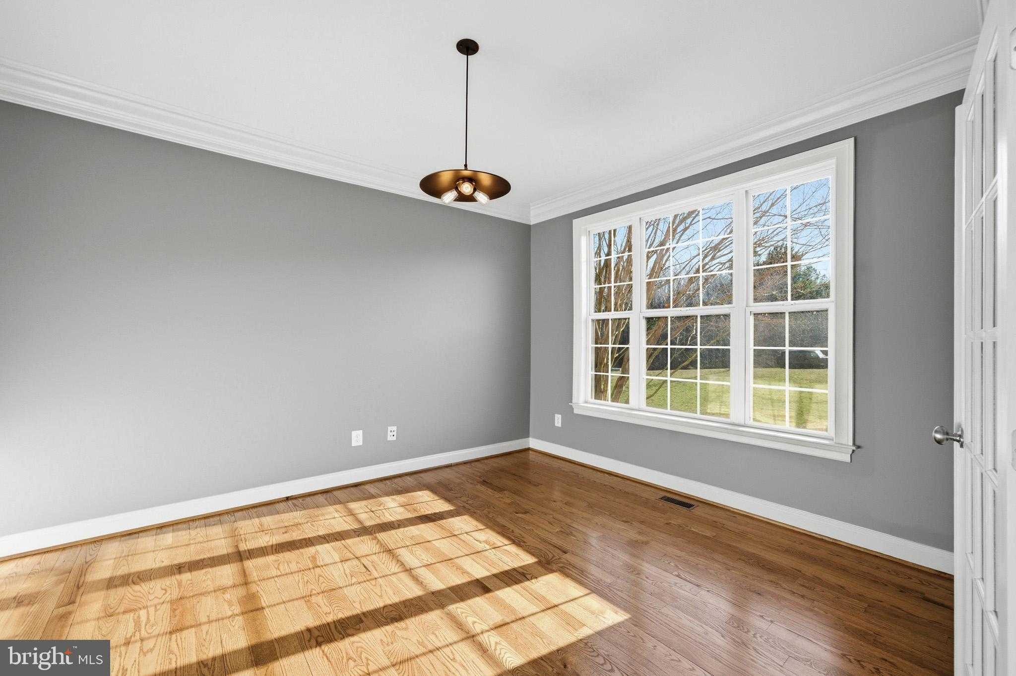 4337 Barberry Dr photo 13