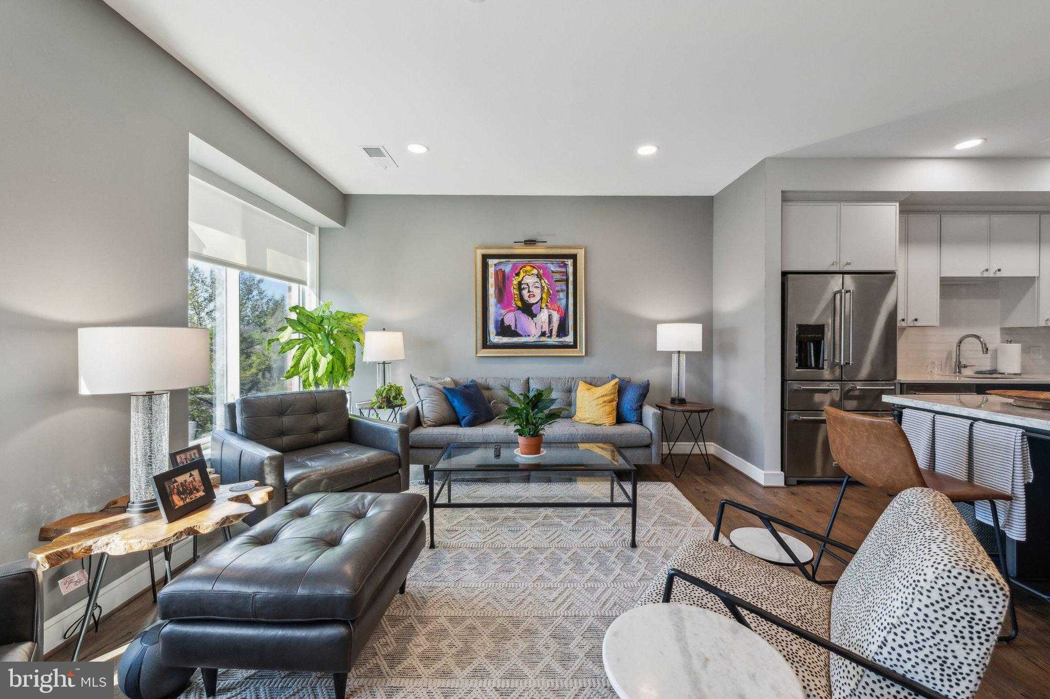 625 Slaters Ln Apt 304 photo 2