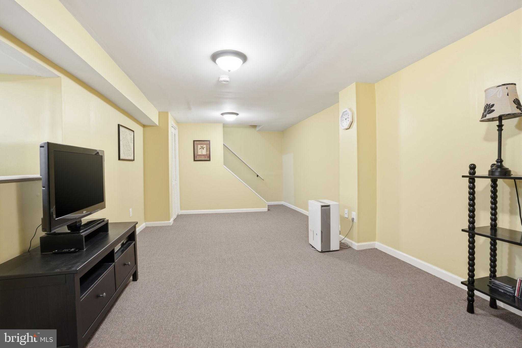 283 Greenview Rd photo 19