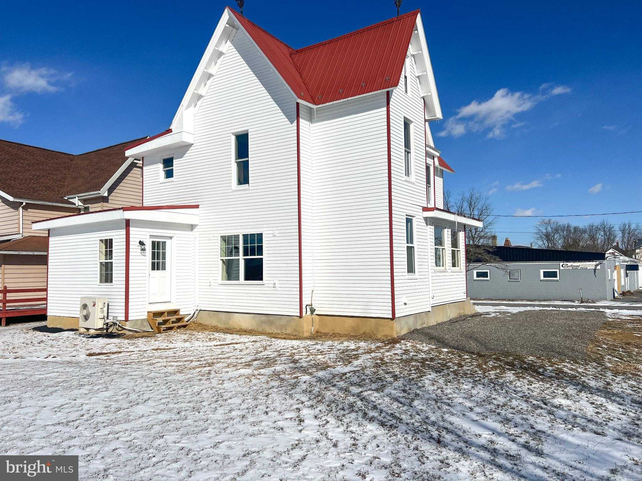 126 S Orange St photo 24