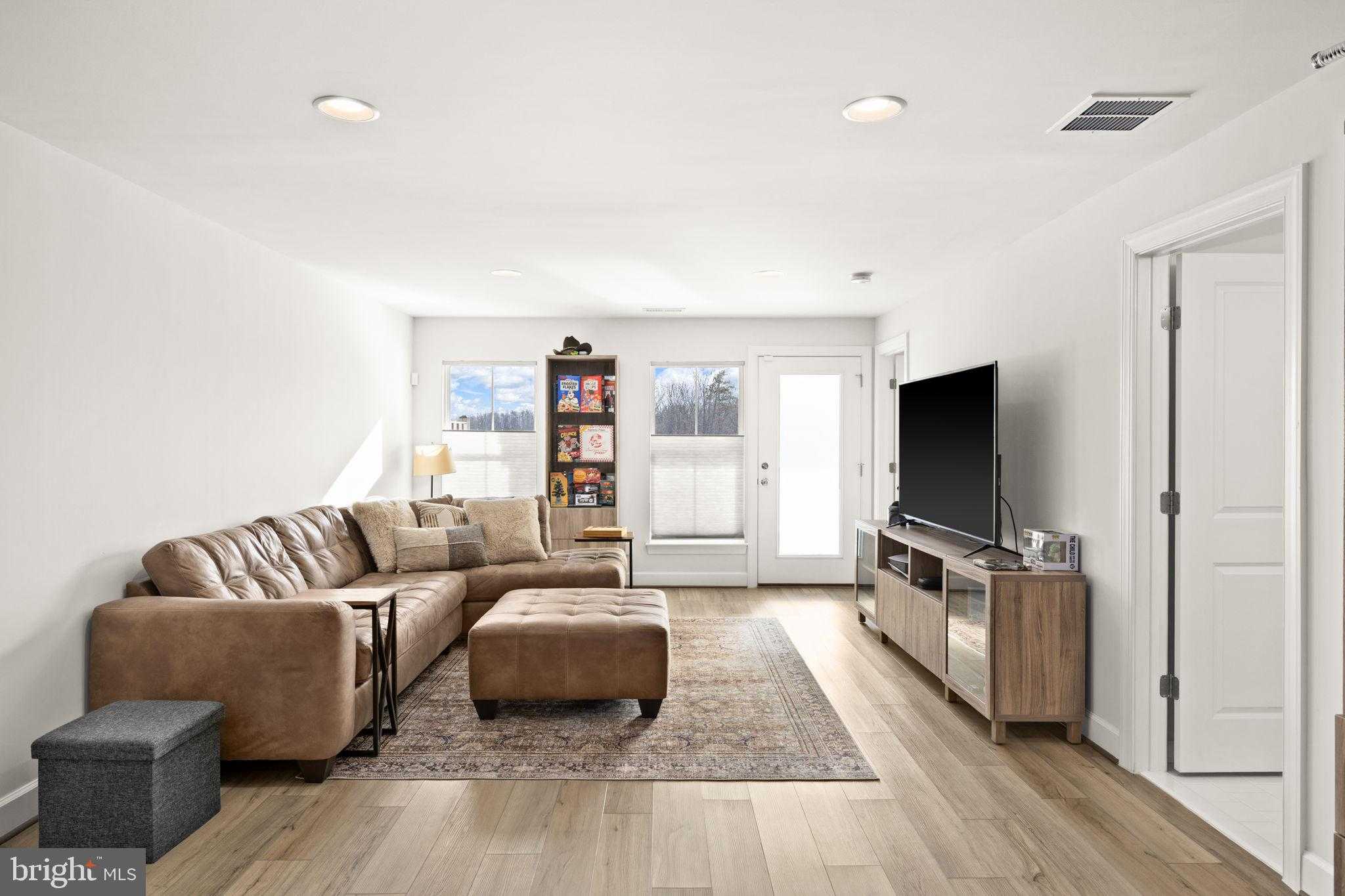 225 Smokebush Dr photo 35