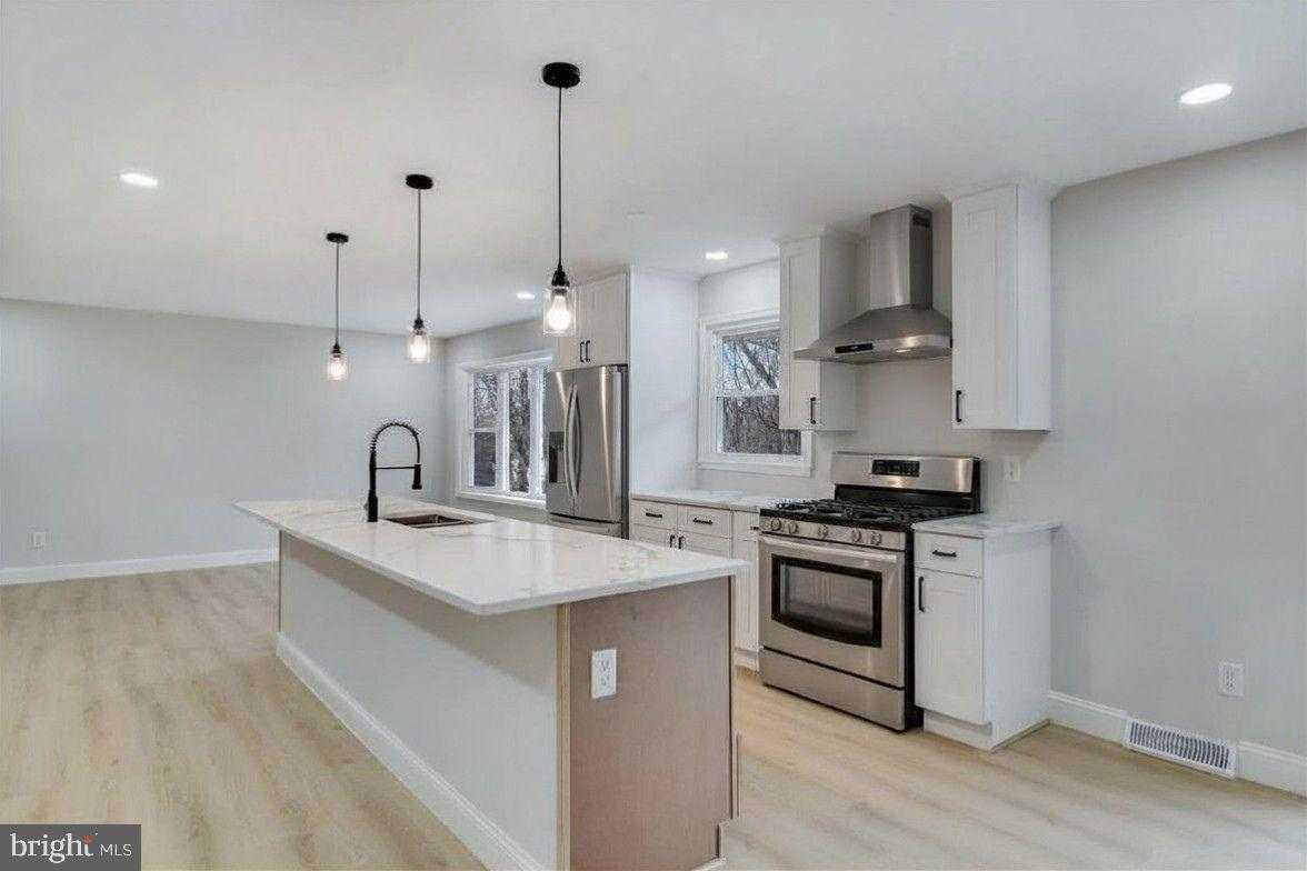 11006 Tyrone Dr photo 6