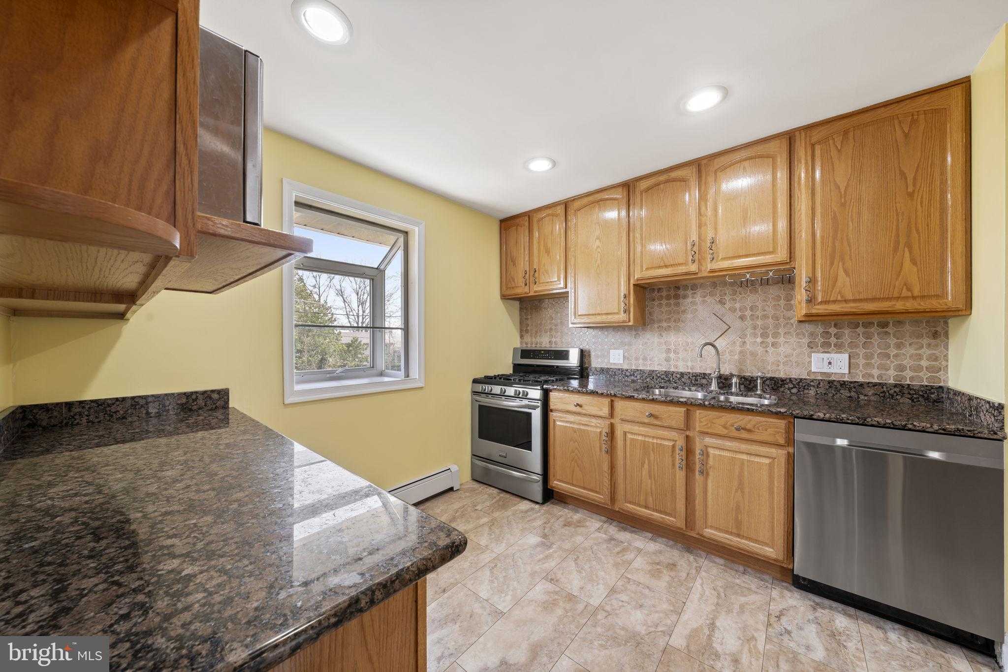 205 Hickory Ln photo 13