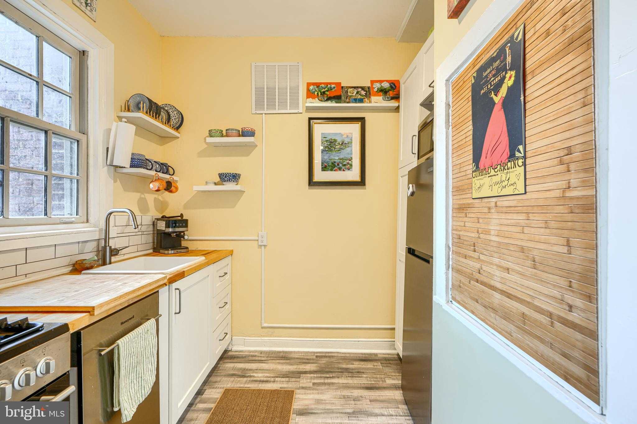 501 W University Pkwy photo 27