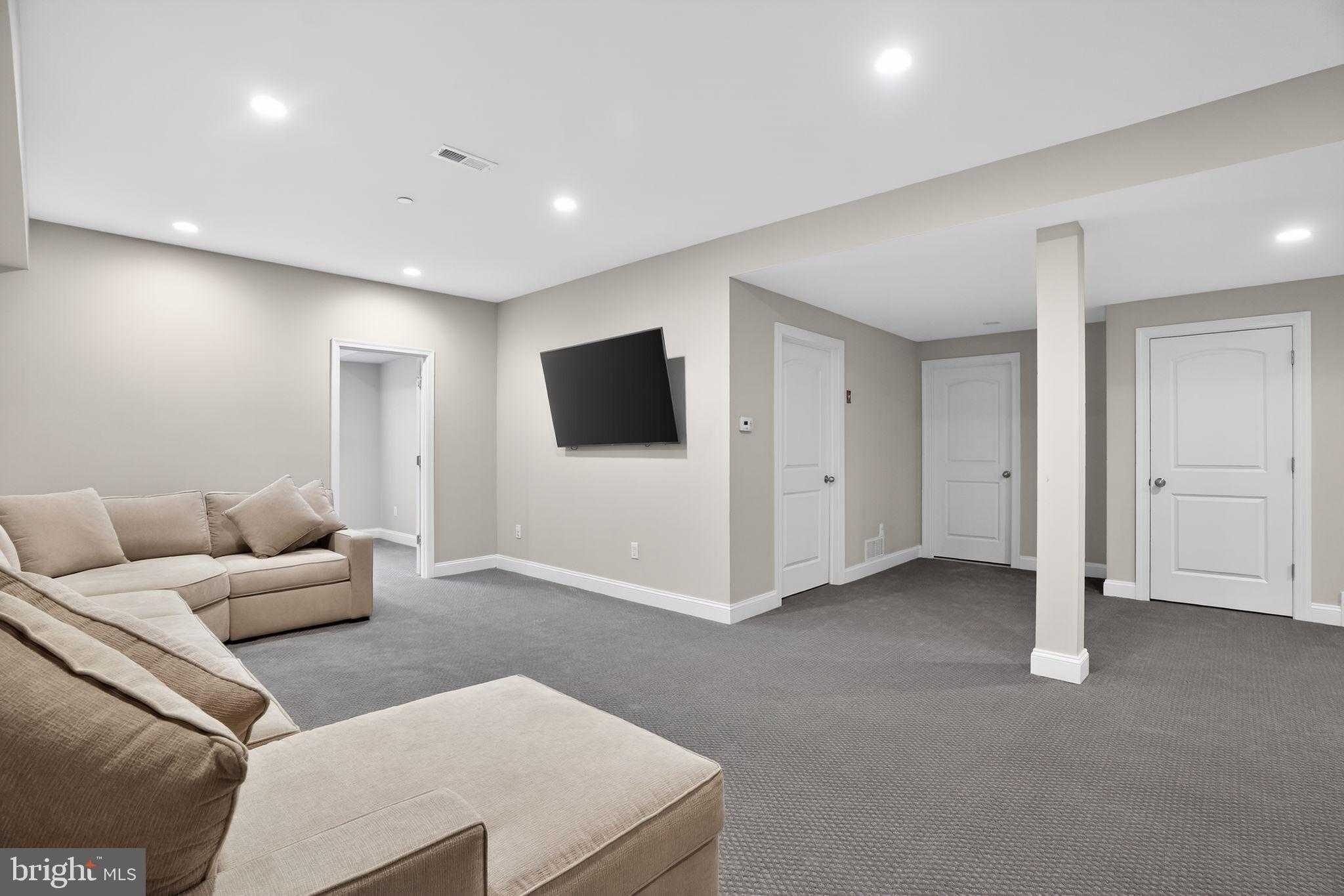 319 Whitemarsh Dr photo 22