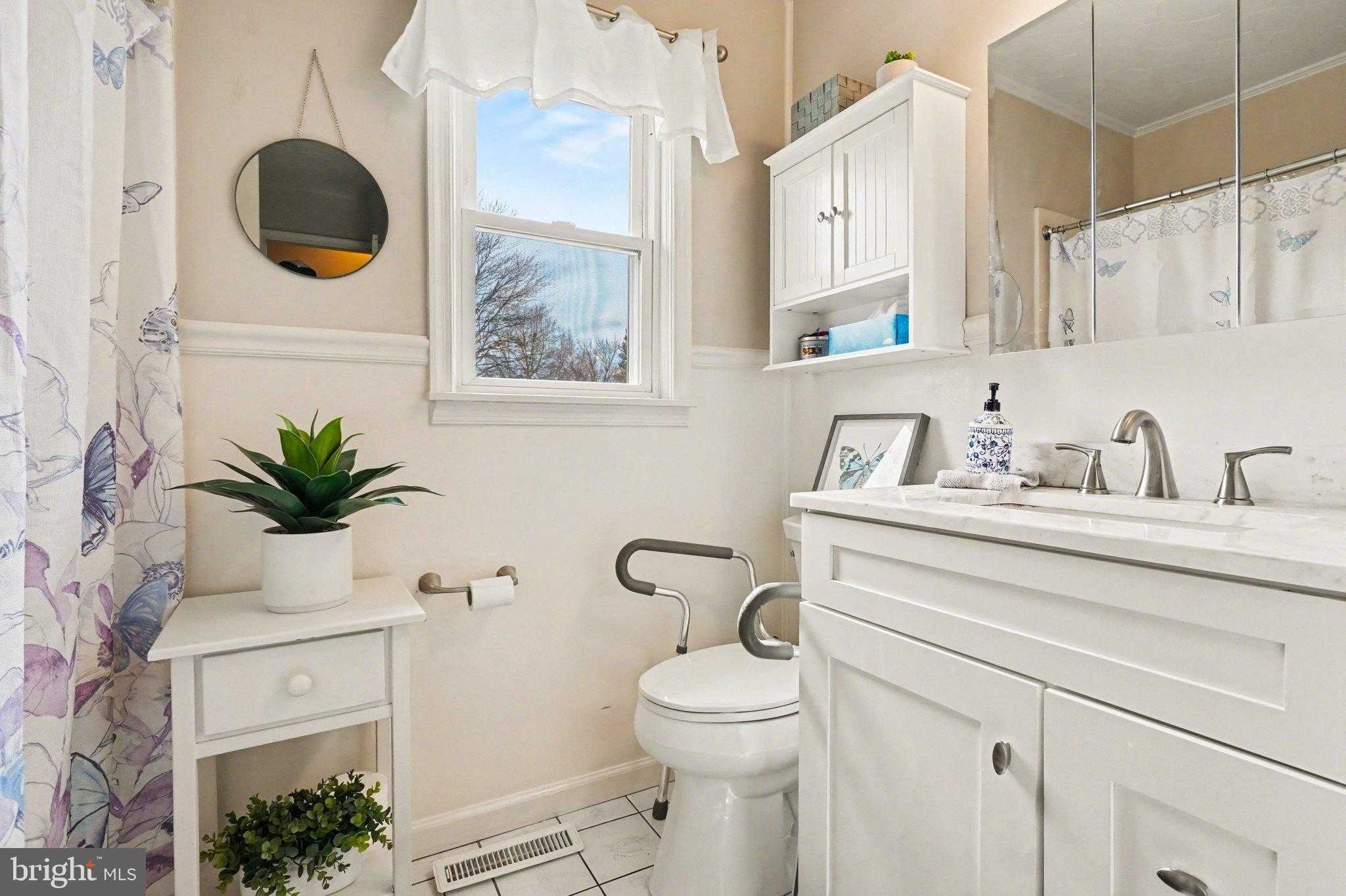 3925 Sullivan St photo 9