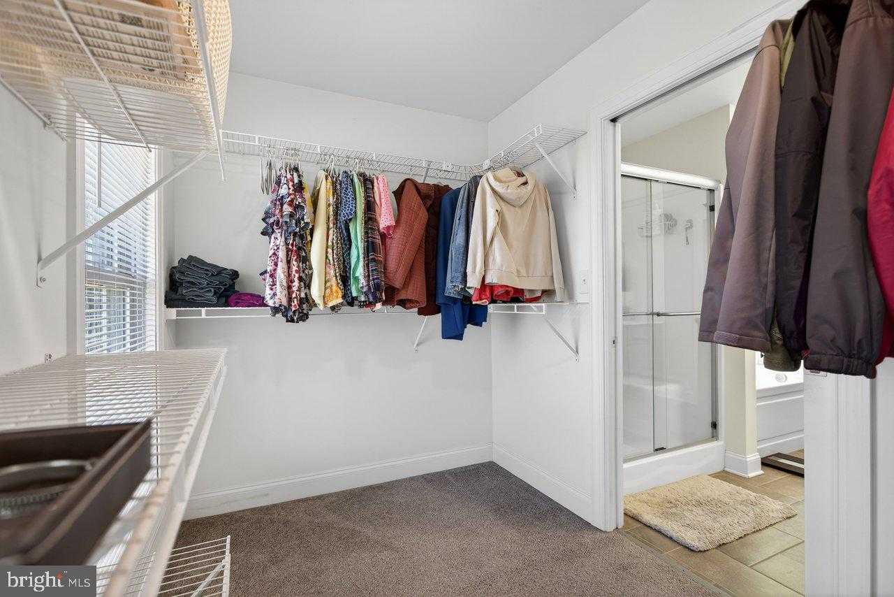 505 W North St photo 32