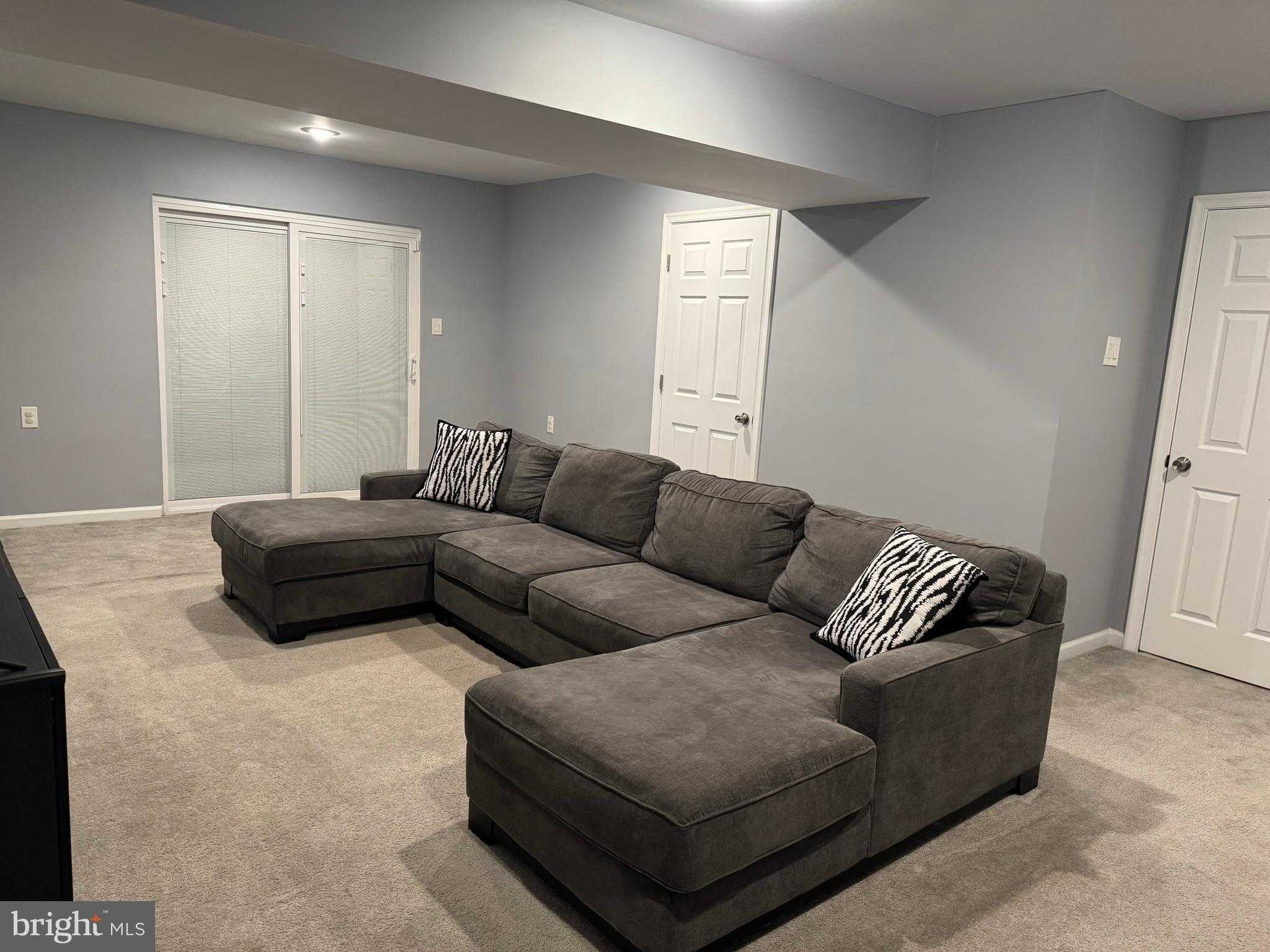 9018 Holly Ave photo 19