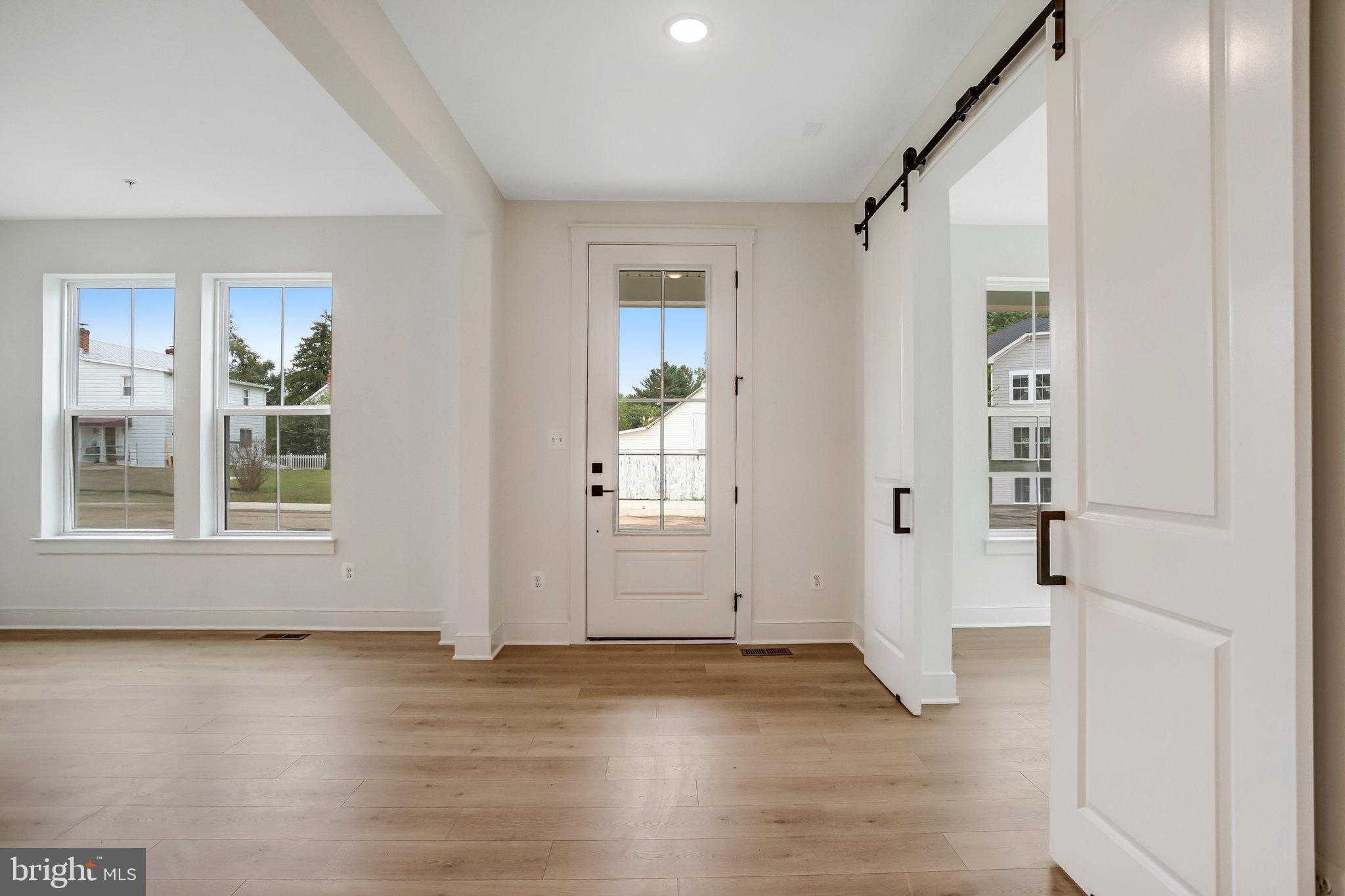 2724 Pavilion Ln photo 8