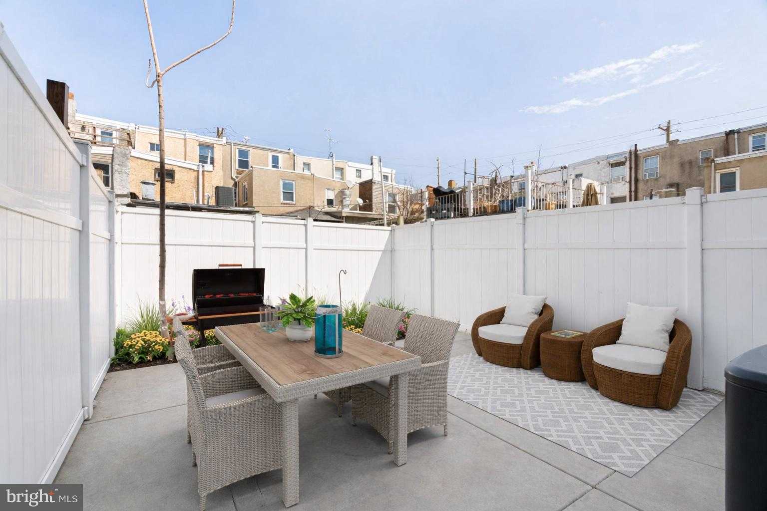 2039 E Hazzard St photo 16