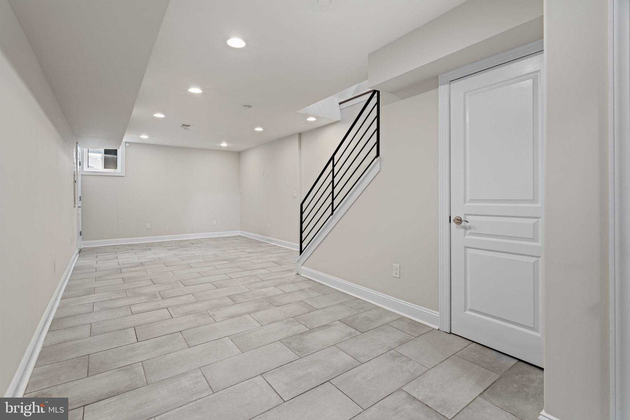 2039 E Hazzard St photo 52