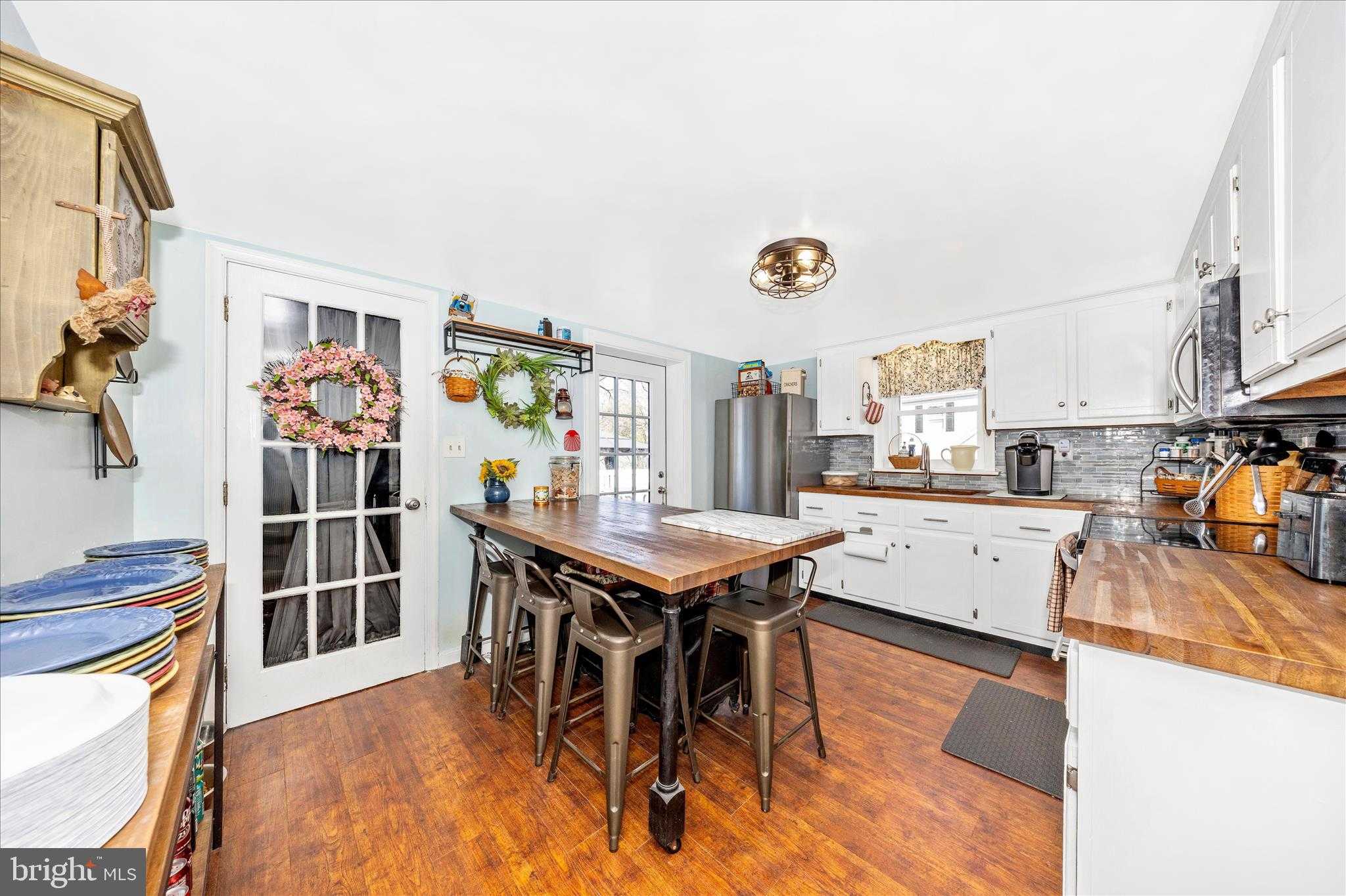 5618 Bartonsville Rd photo 8