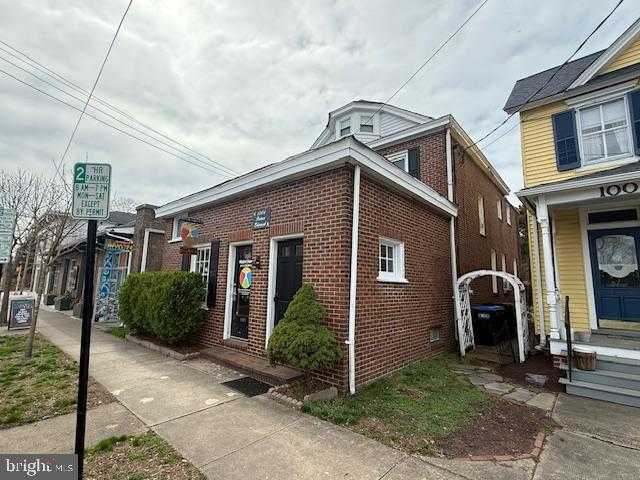 1004 Prince Edward St photo 2