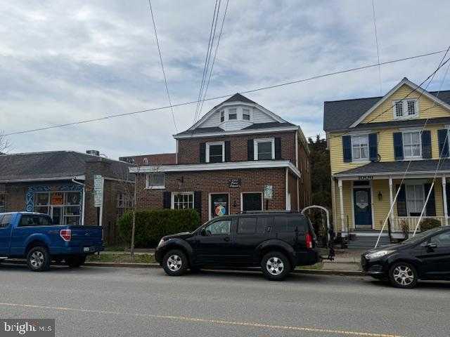 1004 Prince Edward St photo 3