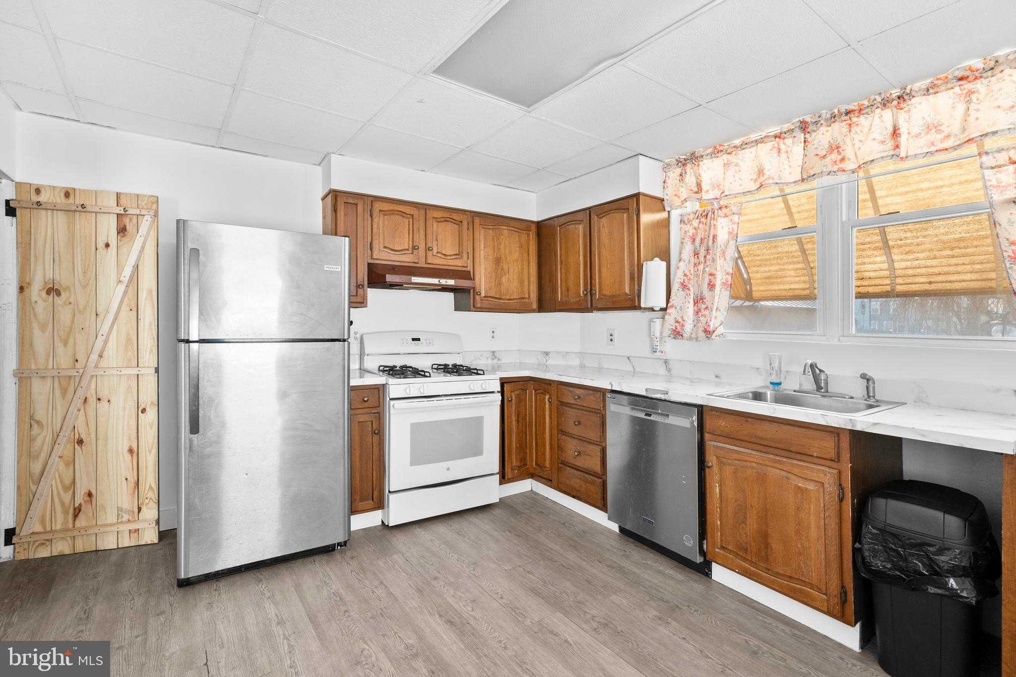 4613 Edgemont St photo 14