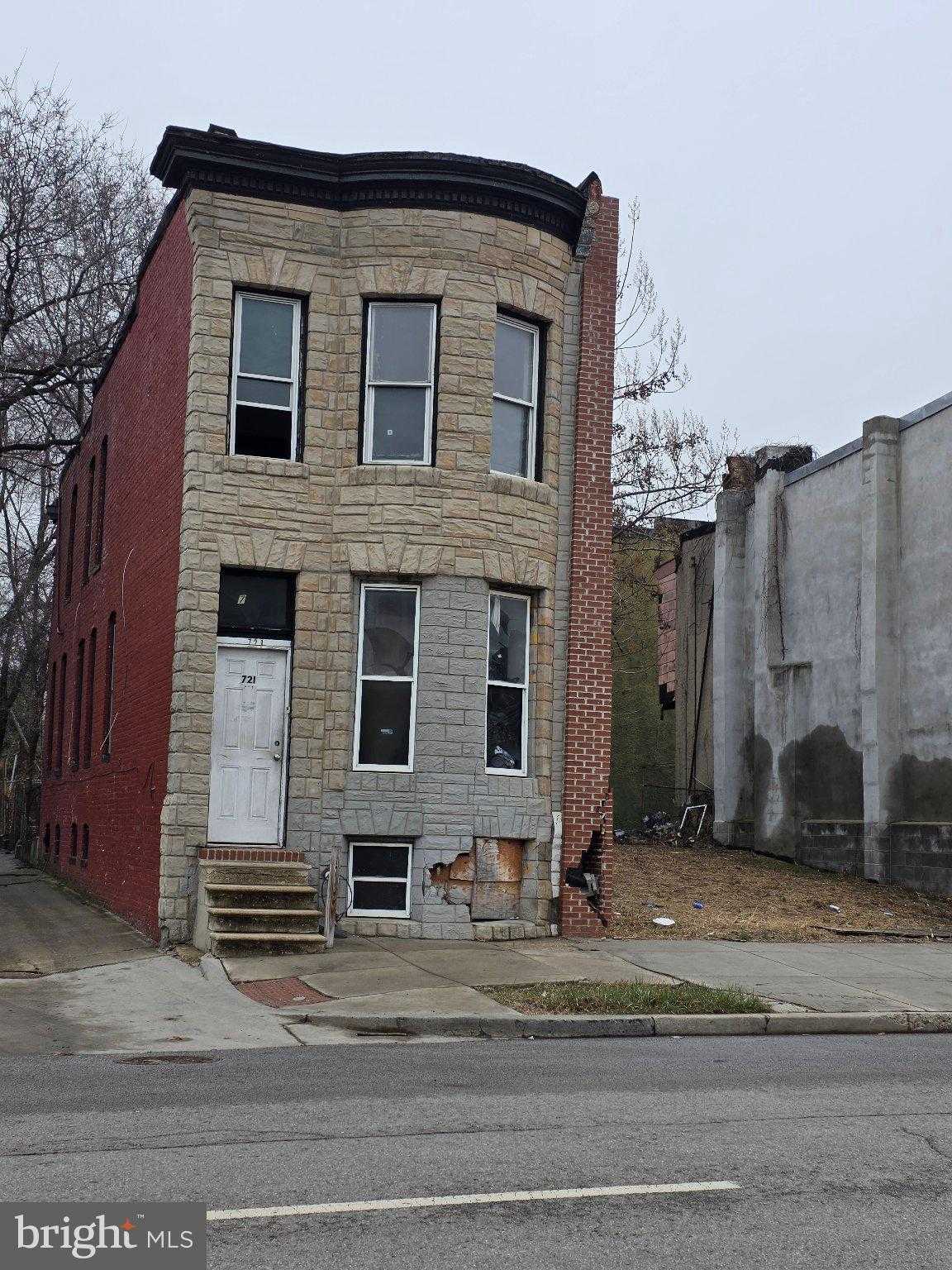 721 N Monroe St photo 3