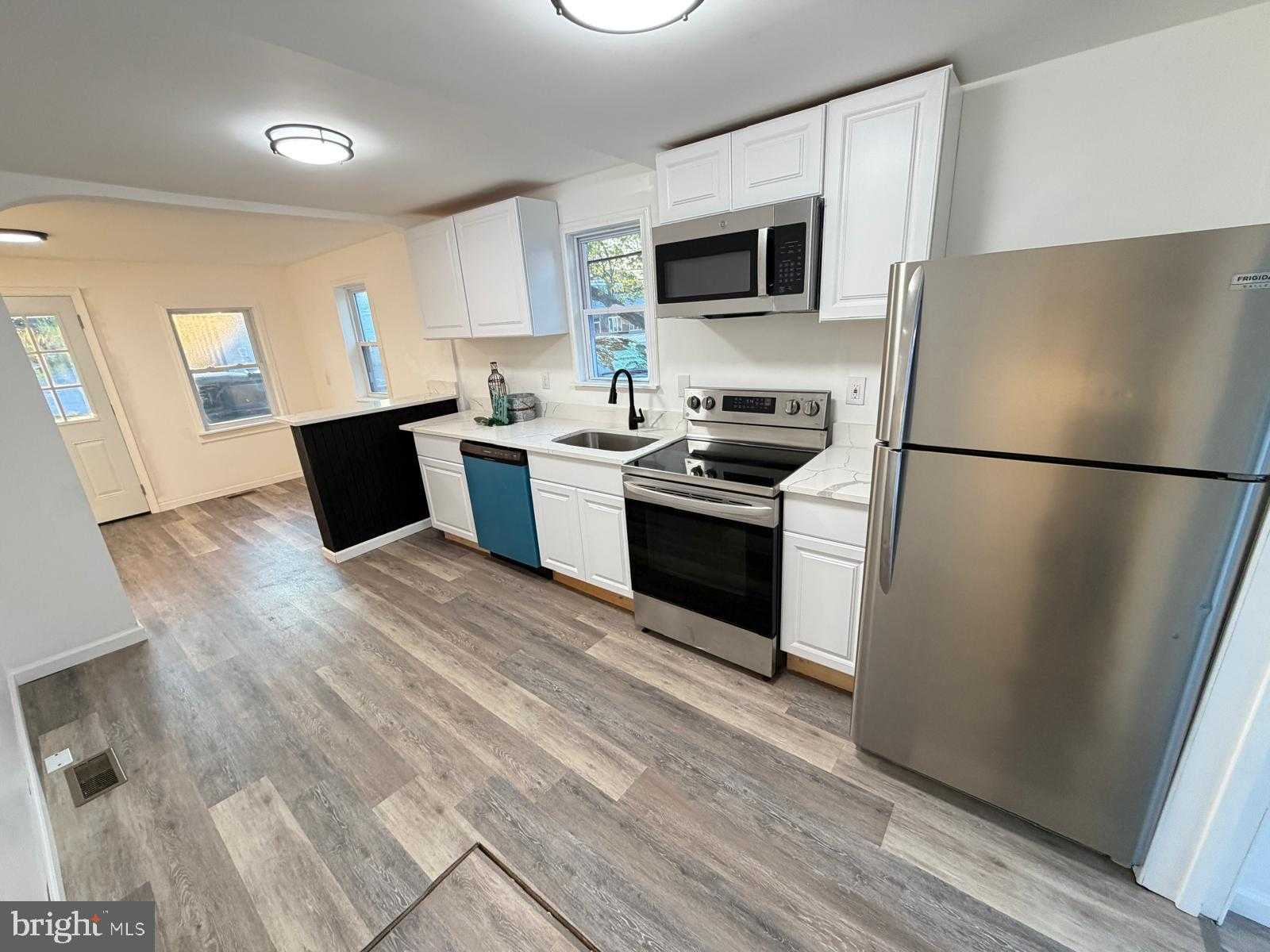 14715 Pennsylvania Ave photo 4