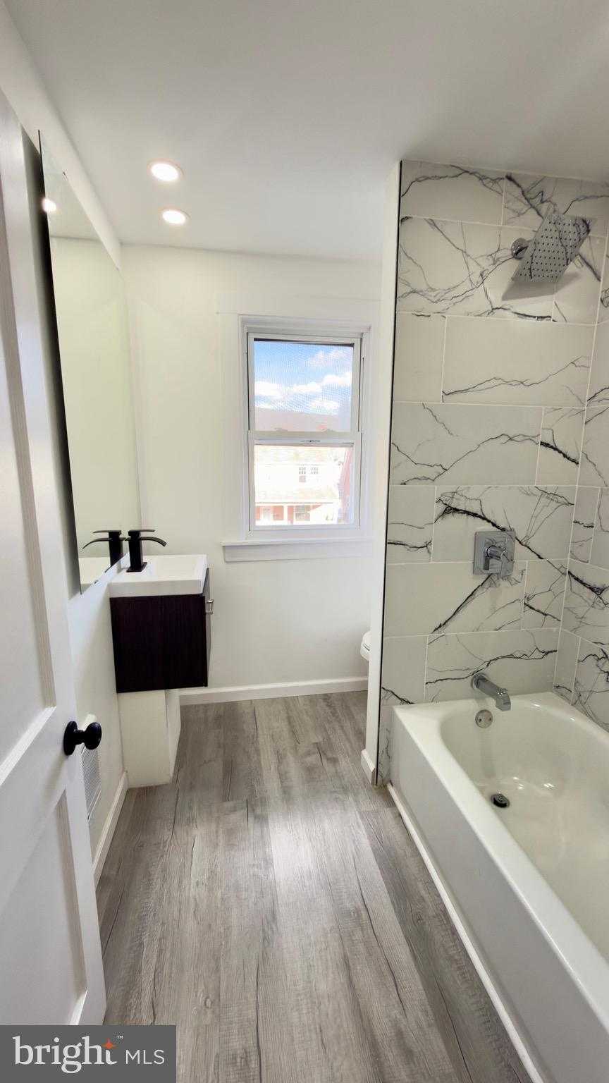 24 Marshall Ave photo 34