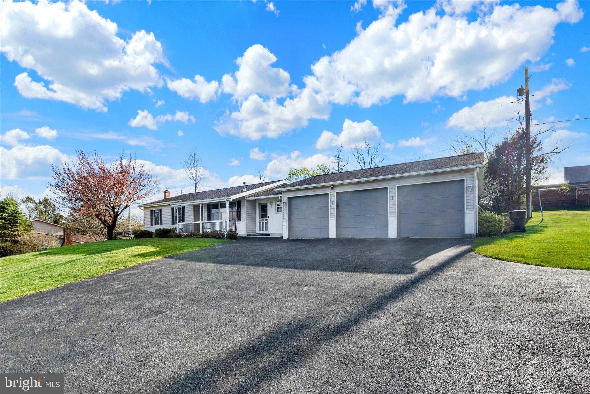 260 Summer Hill Rd photo 2