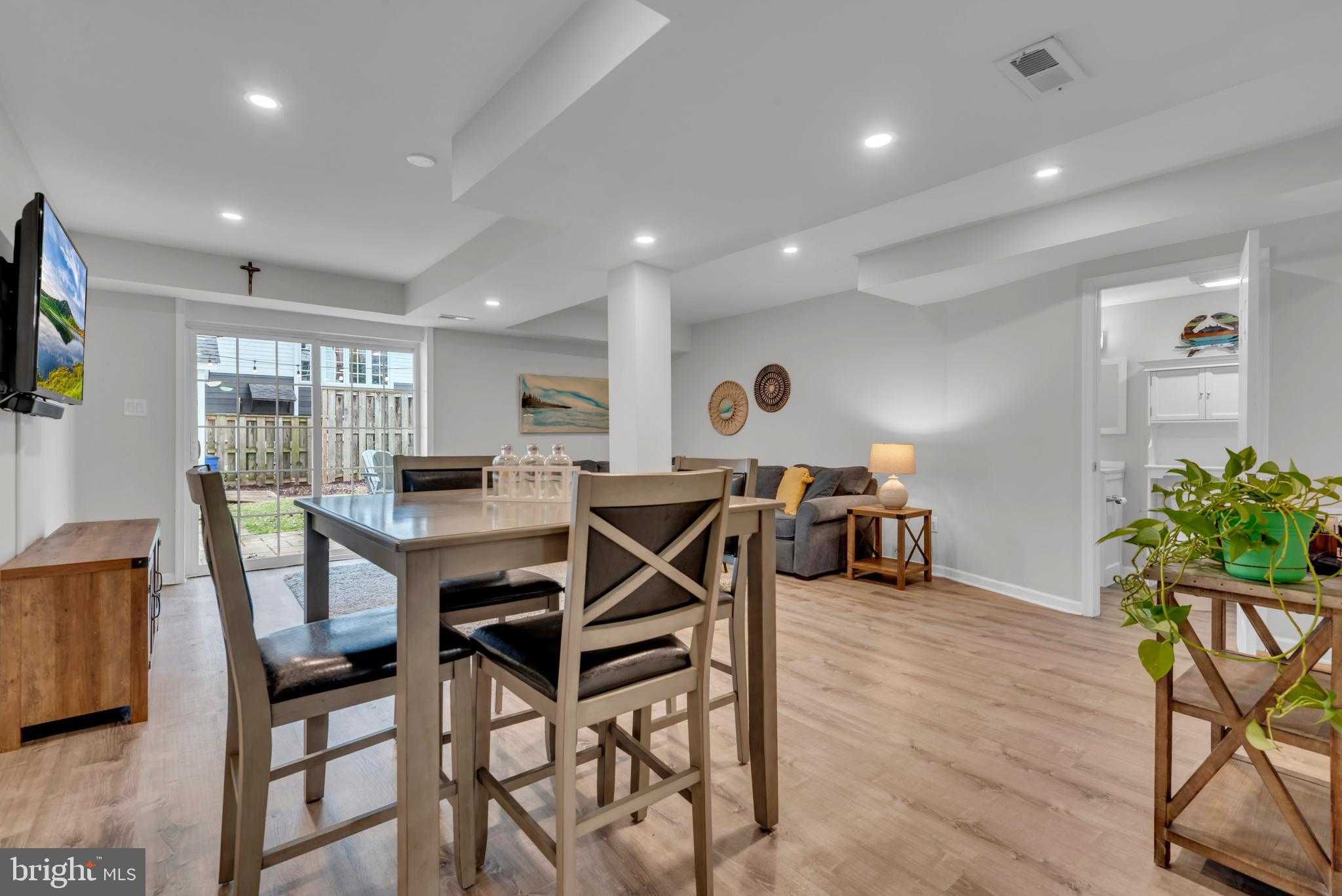 202 Glen Ave photo 46