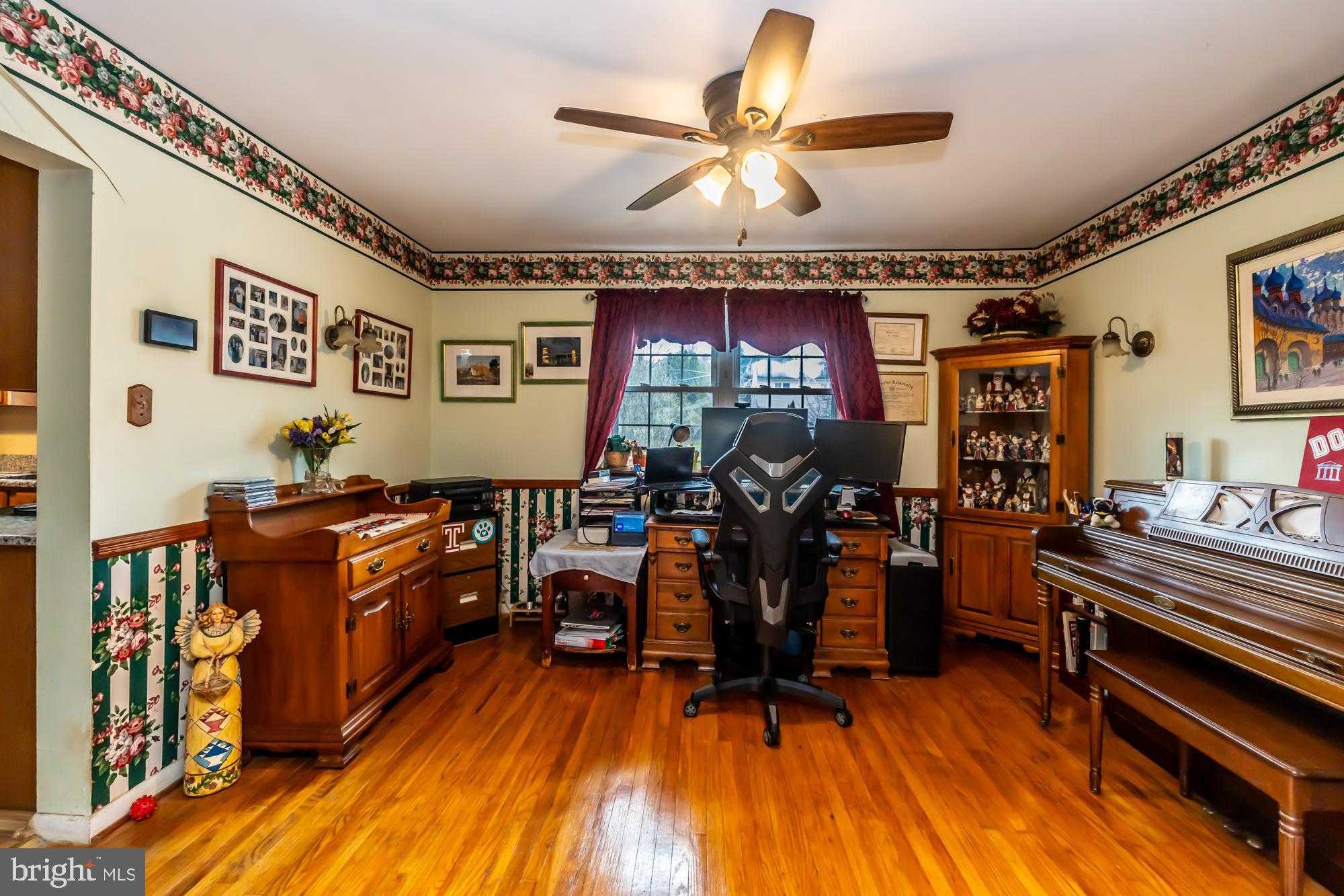 892 Bobolink Ln photo 8