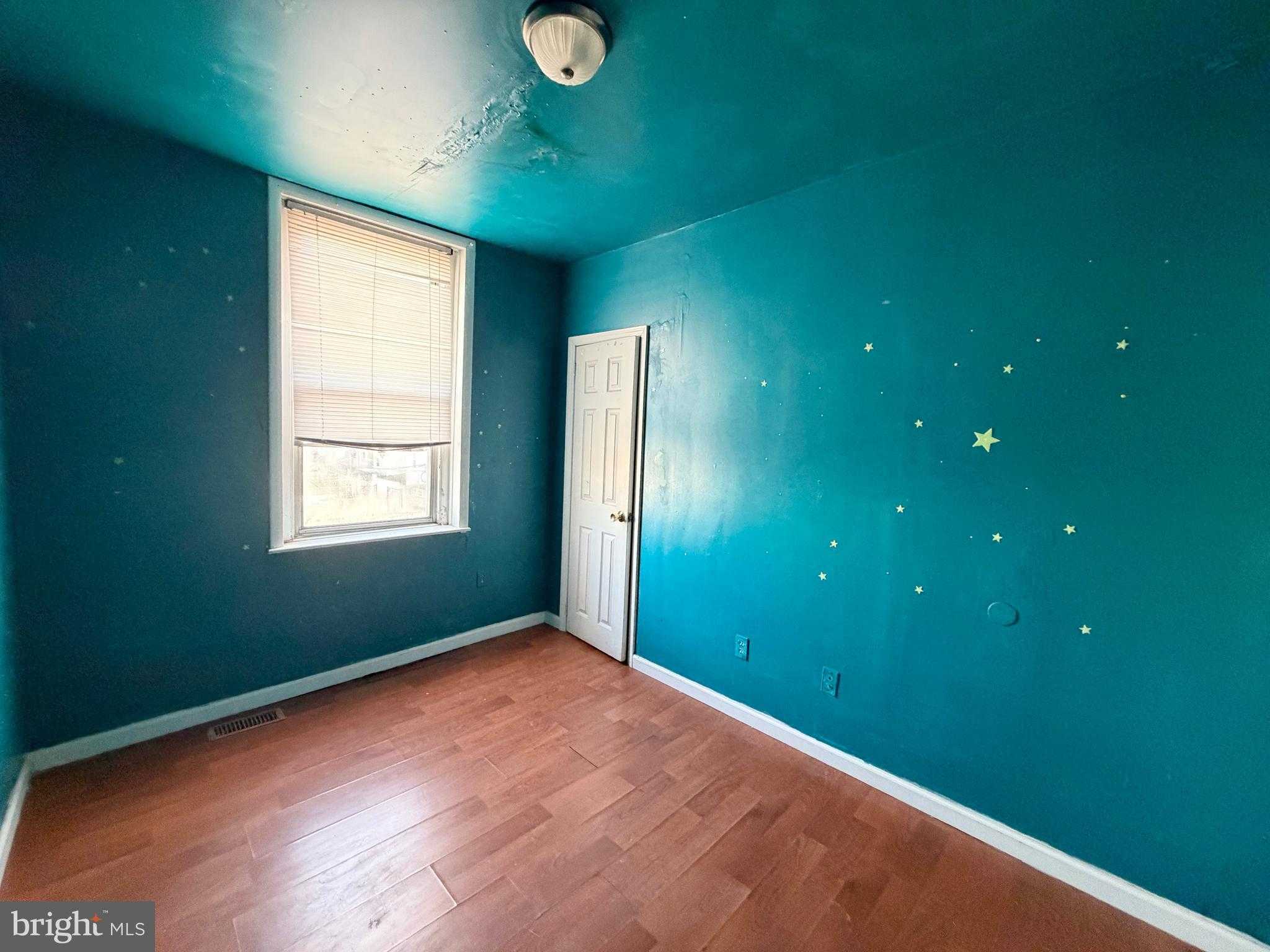 1501 S Dover St photo 35