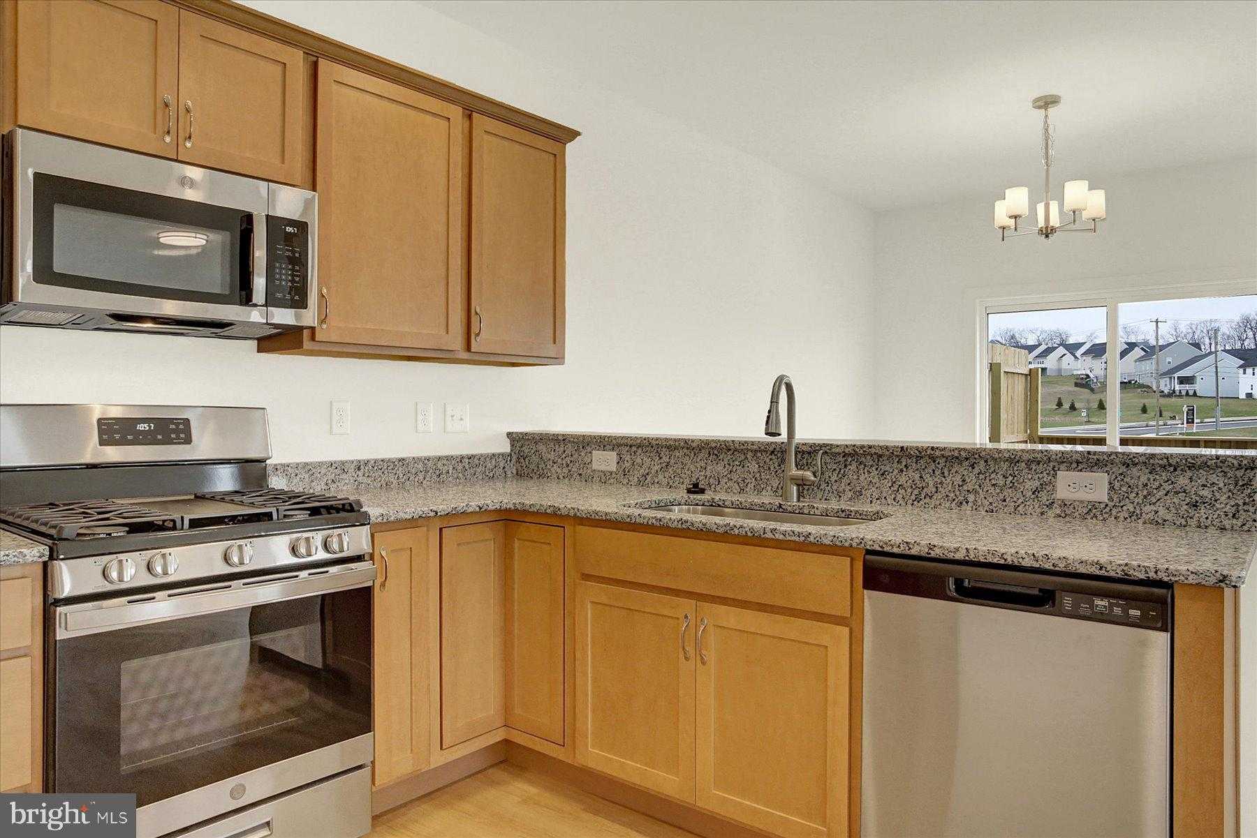 657 Brittany Dr photo 8