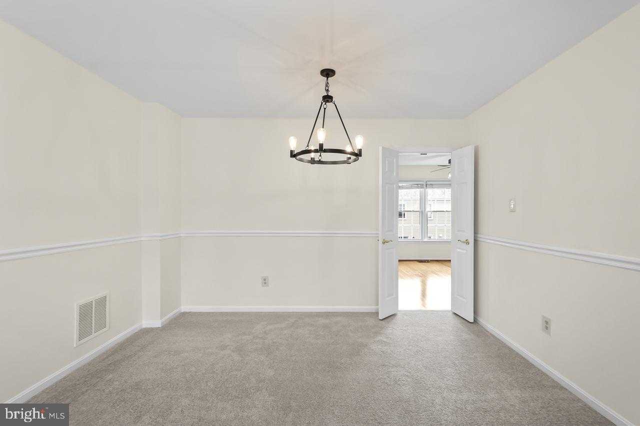 7937 Edinburgh Dr photo 16