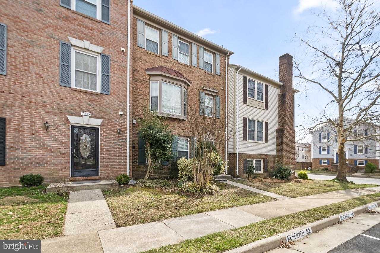 7937 Edinburgh Dr photo 3