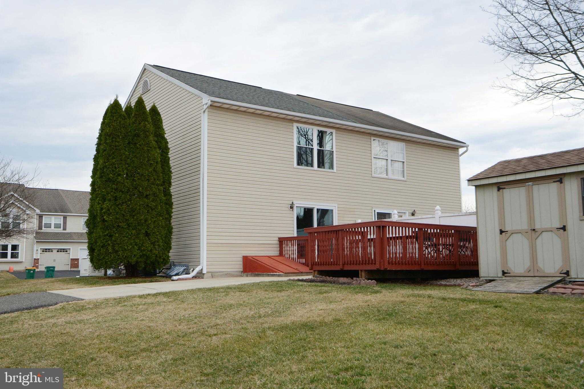 603 Honeysuckle Way photo 34