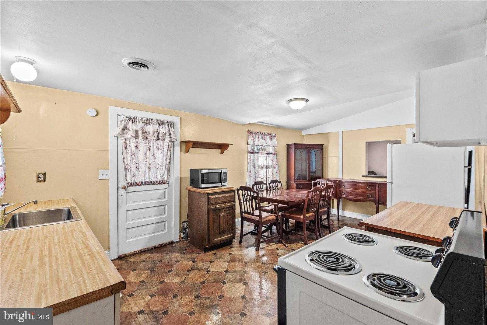 140 Barrett Heights Rd photo 6