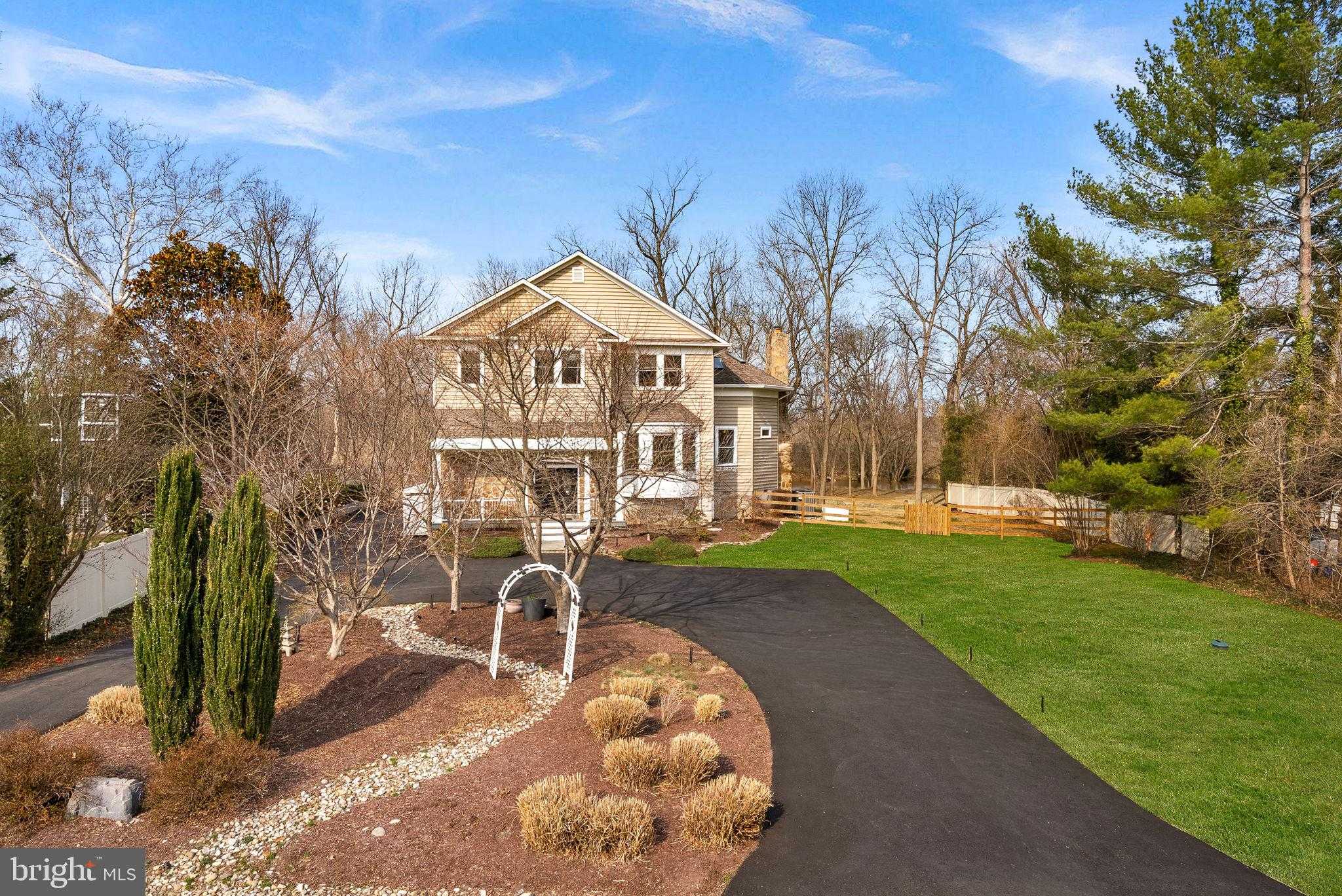 19451 Youngs Cliff Rd photo 7