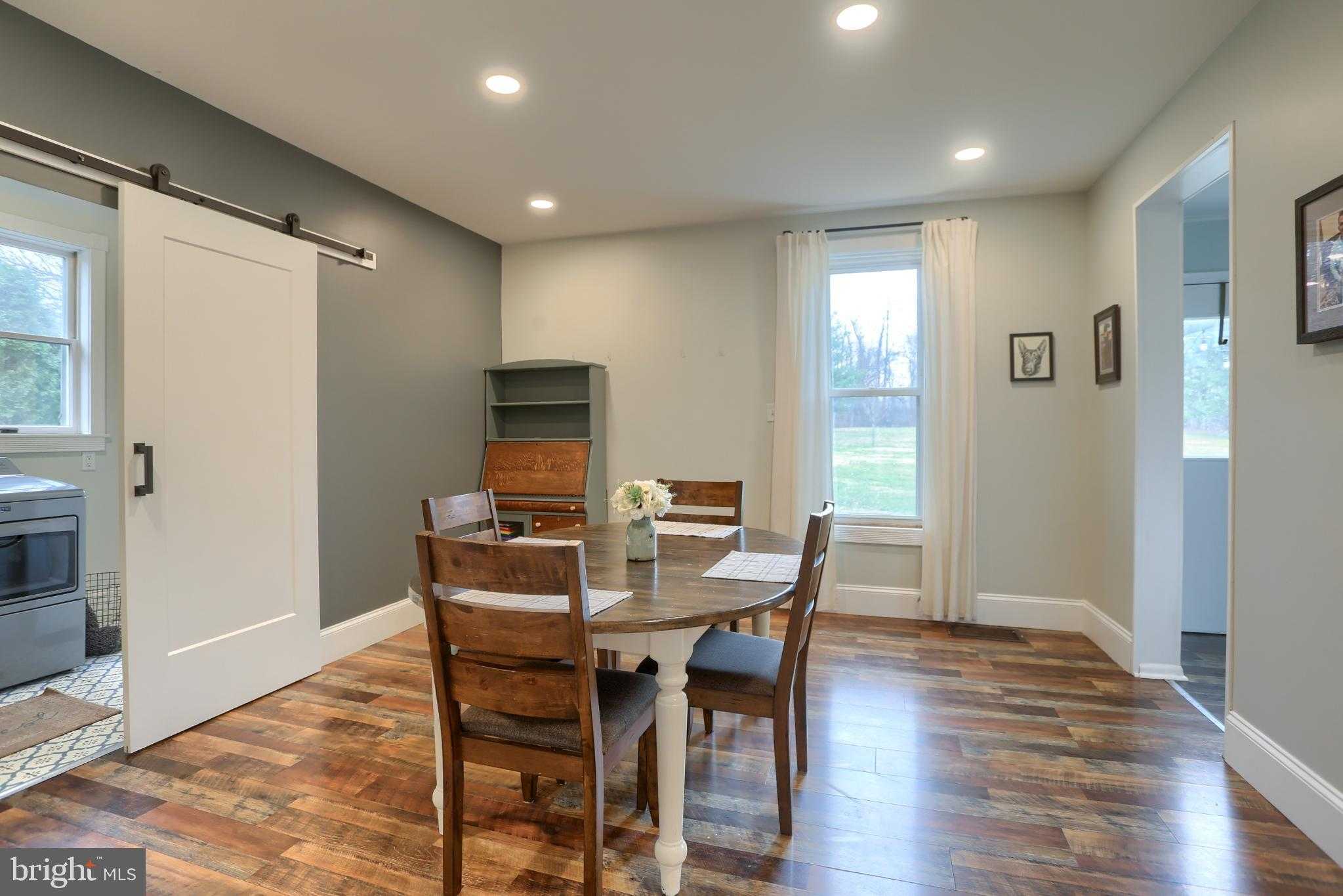 227 N 17th St photo 17