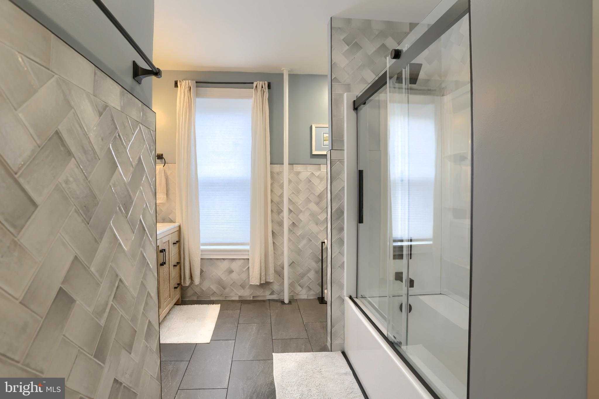 227 N 17th St photo 24