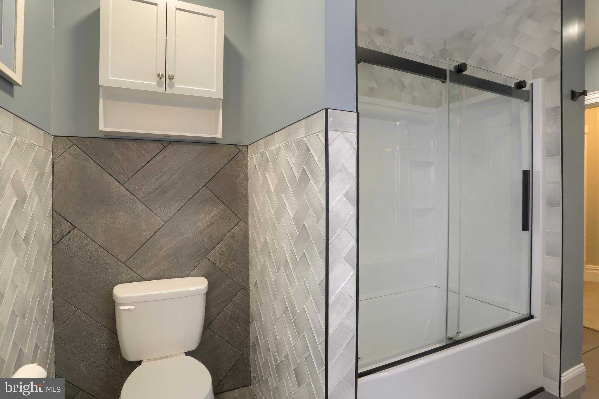 227 N 17th St photo 27