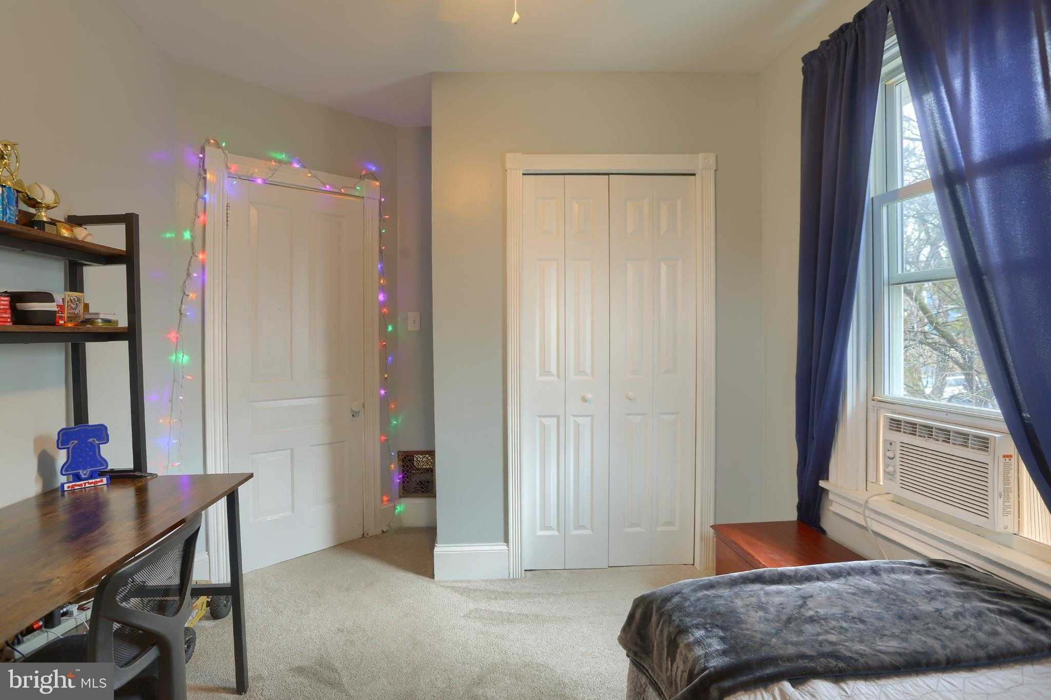 227 N 17th St photo 30