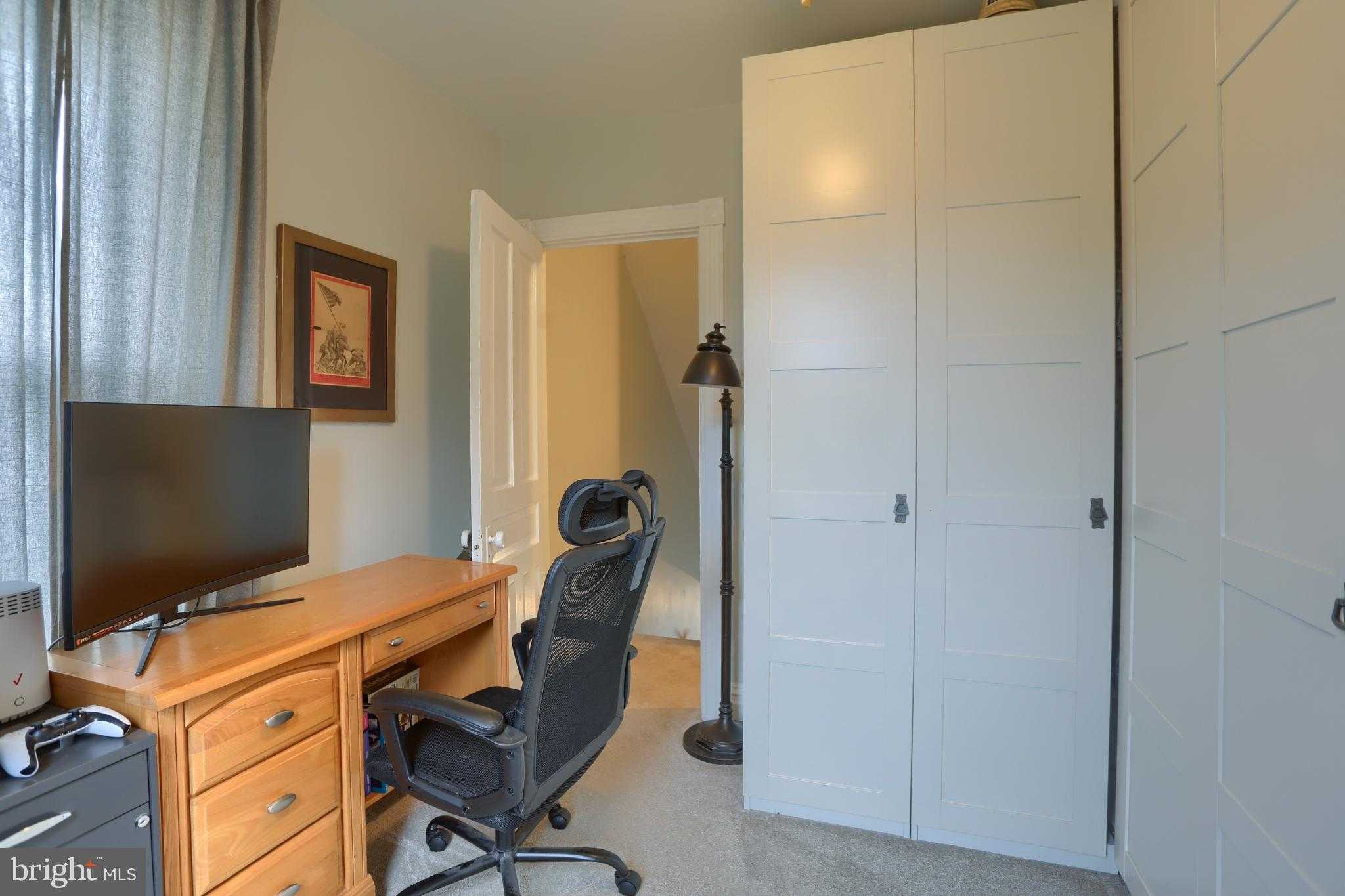 227 N 17th St photo 33