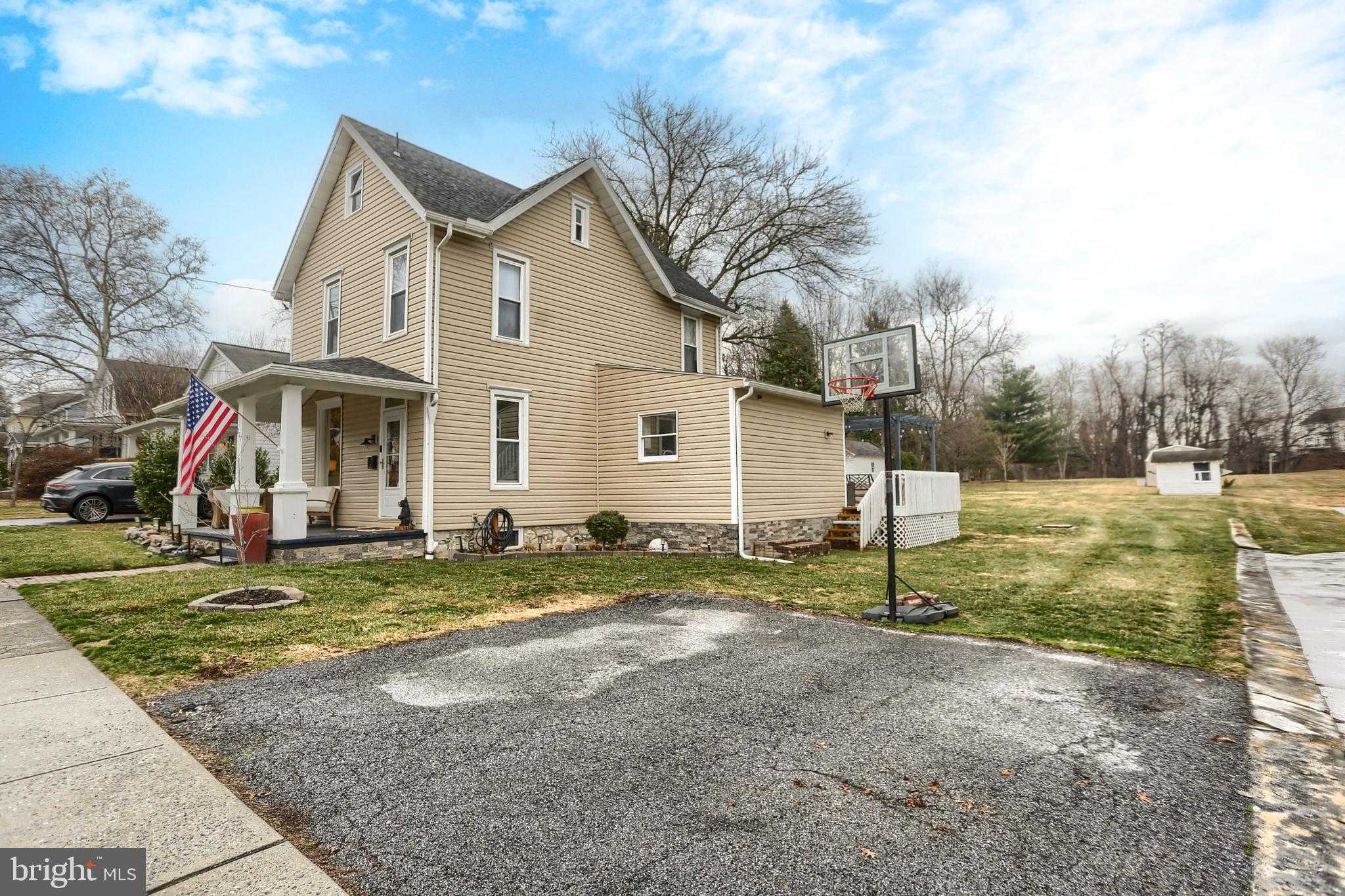 227 N 17th St photo 5