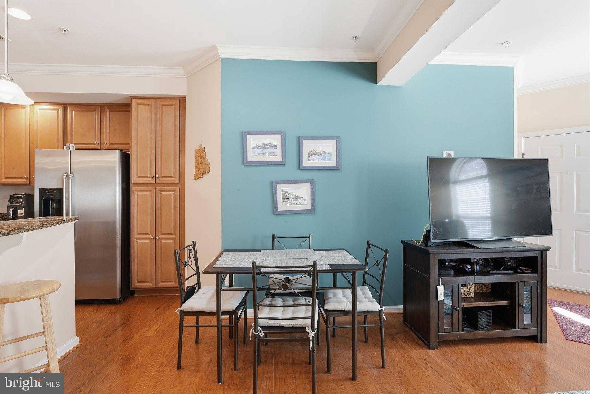 2623 Eastbourne Dr photo 4