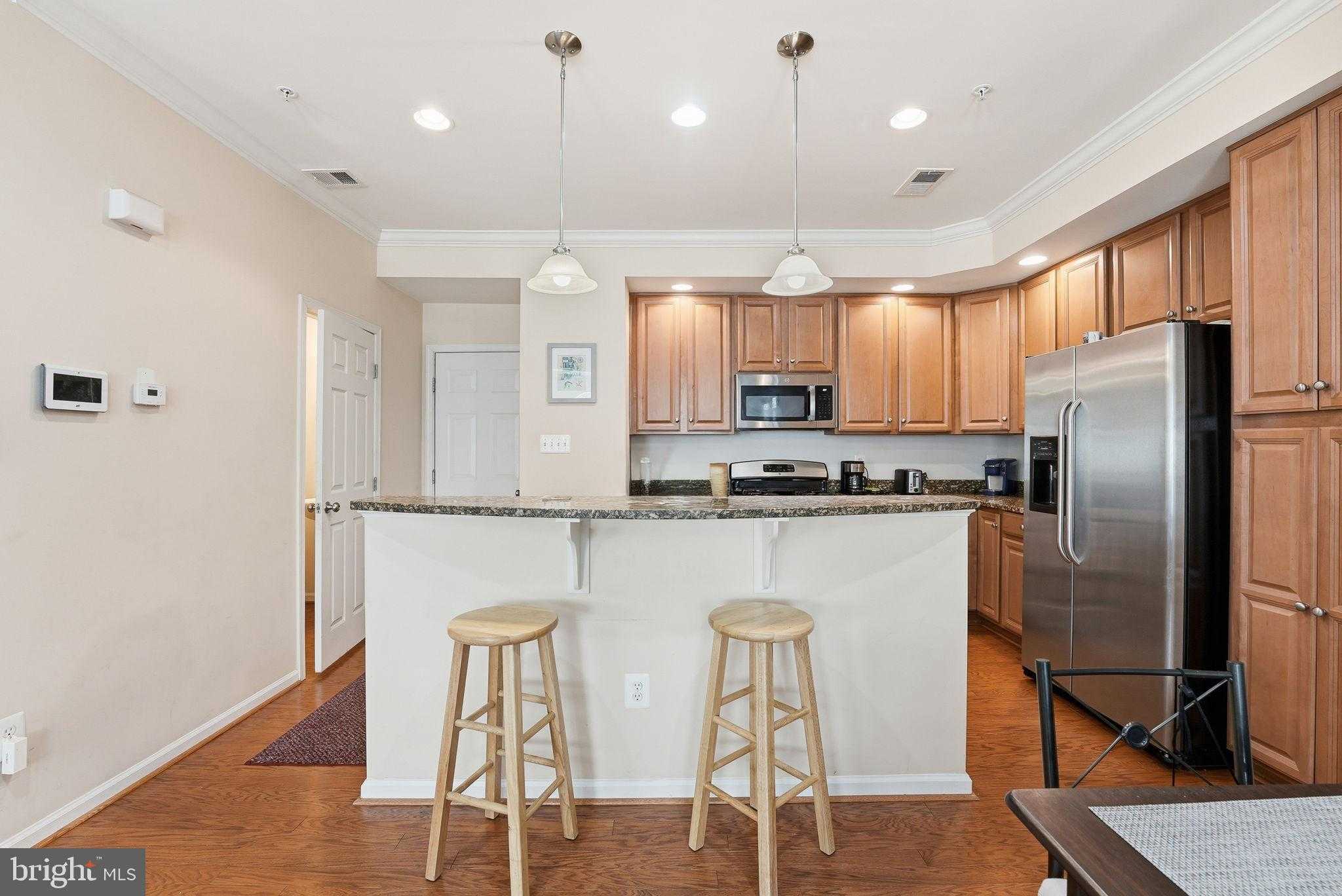 2623 Eastbourne Dr photo 7