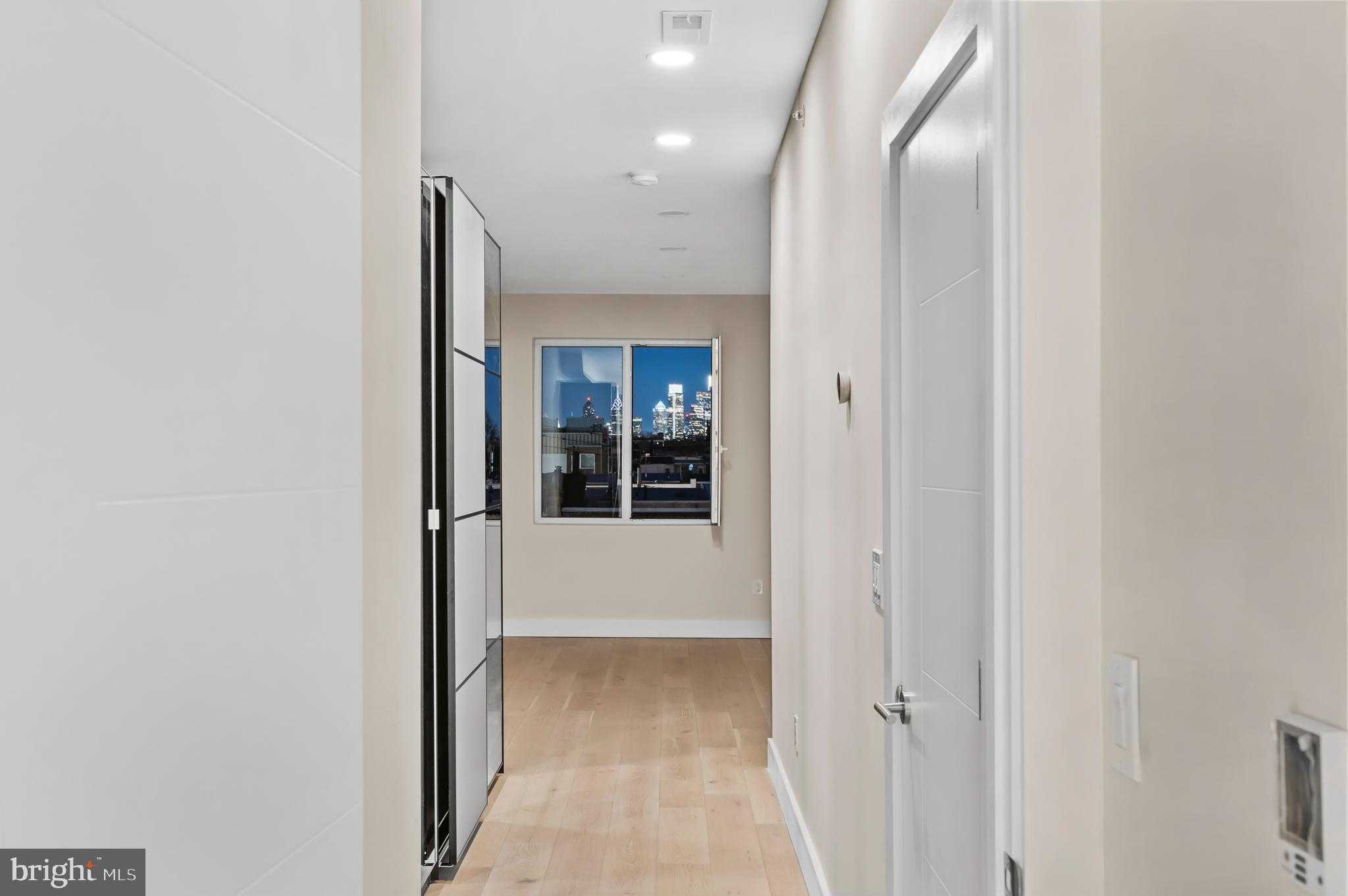 2439 E Huntingdon St photo 18