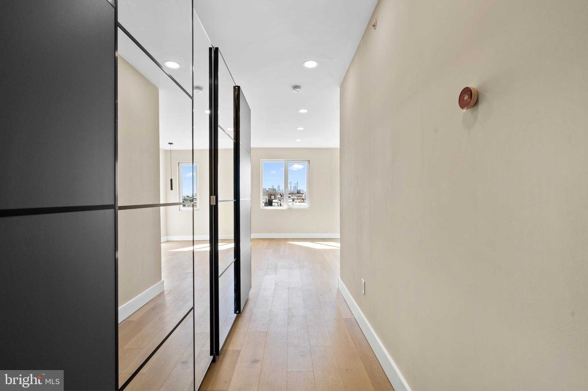 2439 E Huntingdon St photo 19