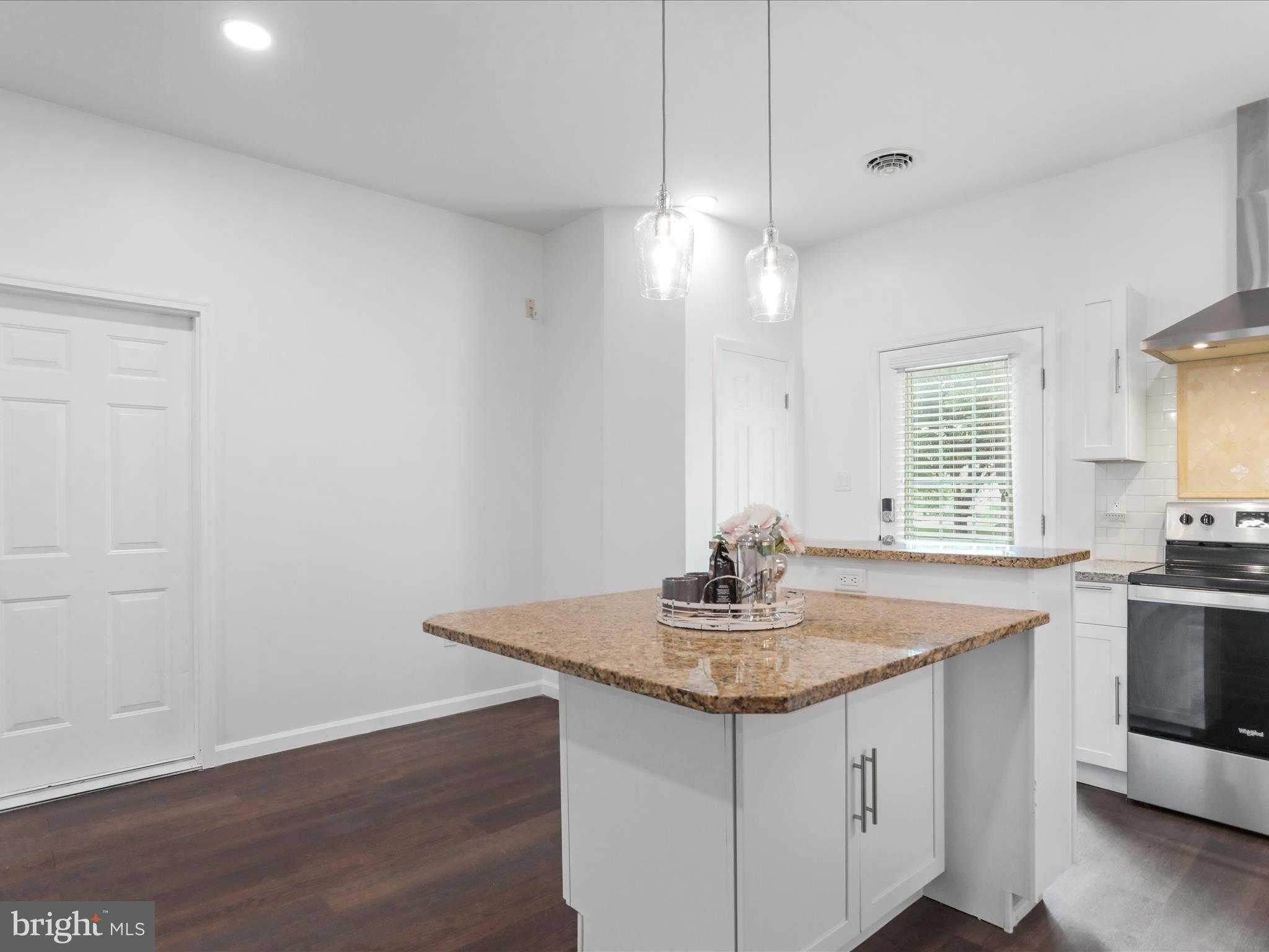 9812 Pembroke Dr photo 84