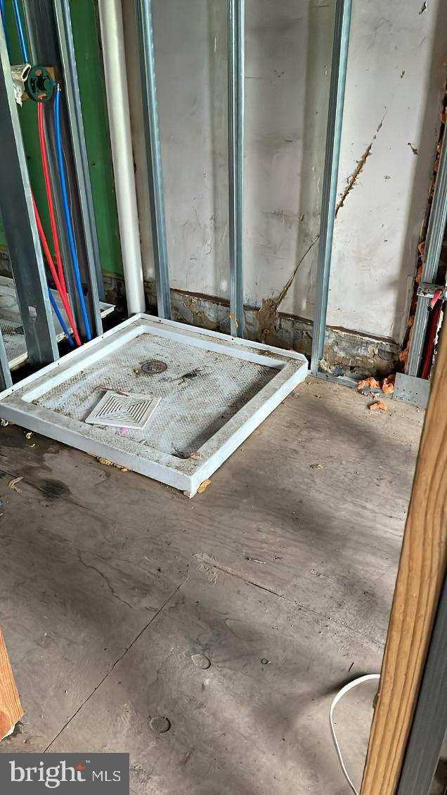 662 E Lippincott St photo 12