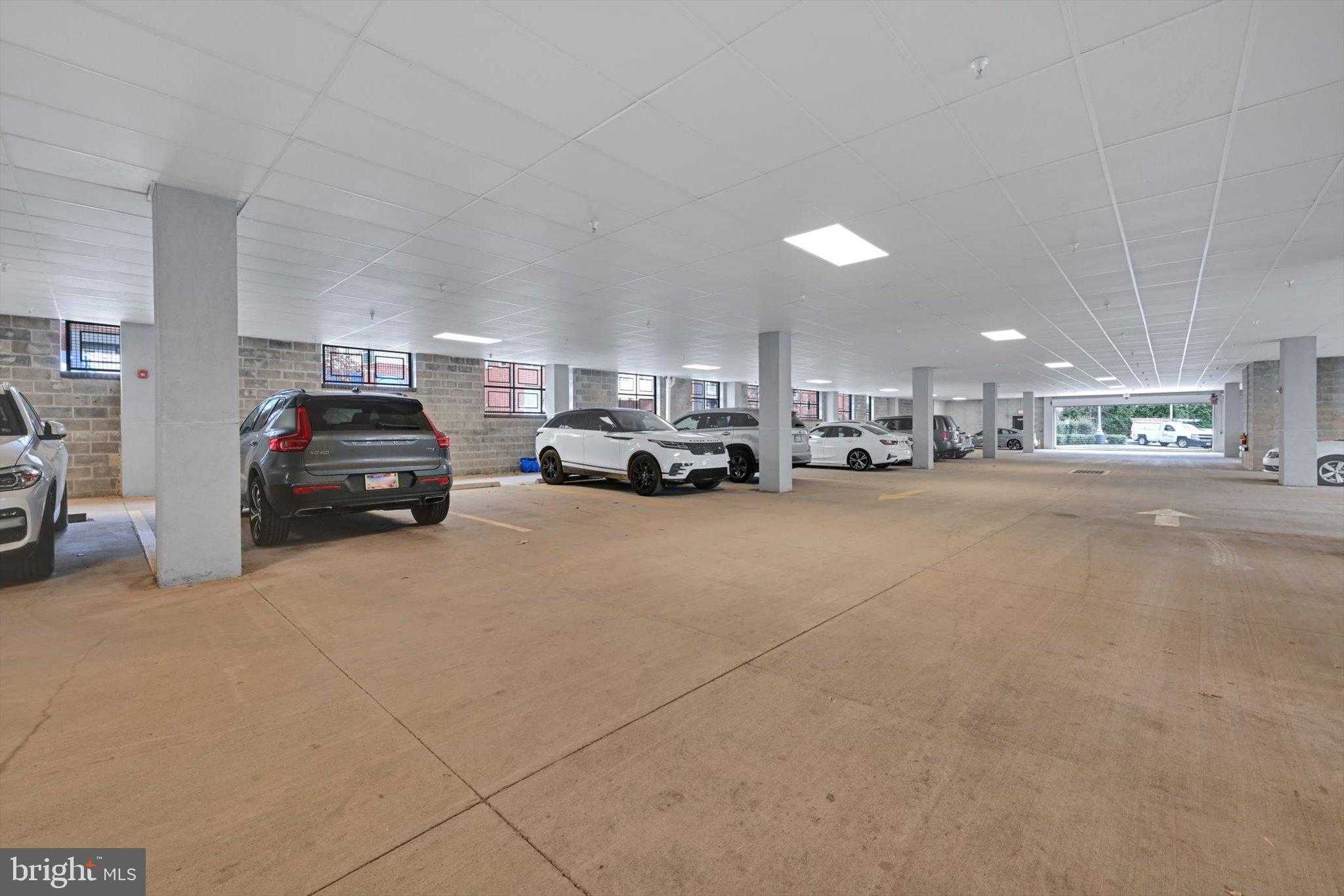 575 S Goddard Blvd Unit 215 photo 44