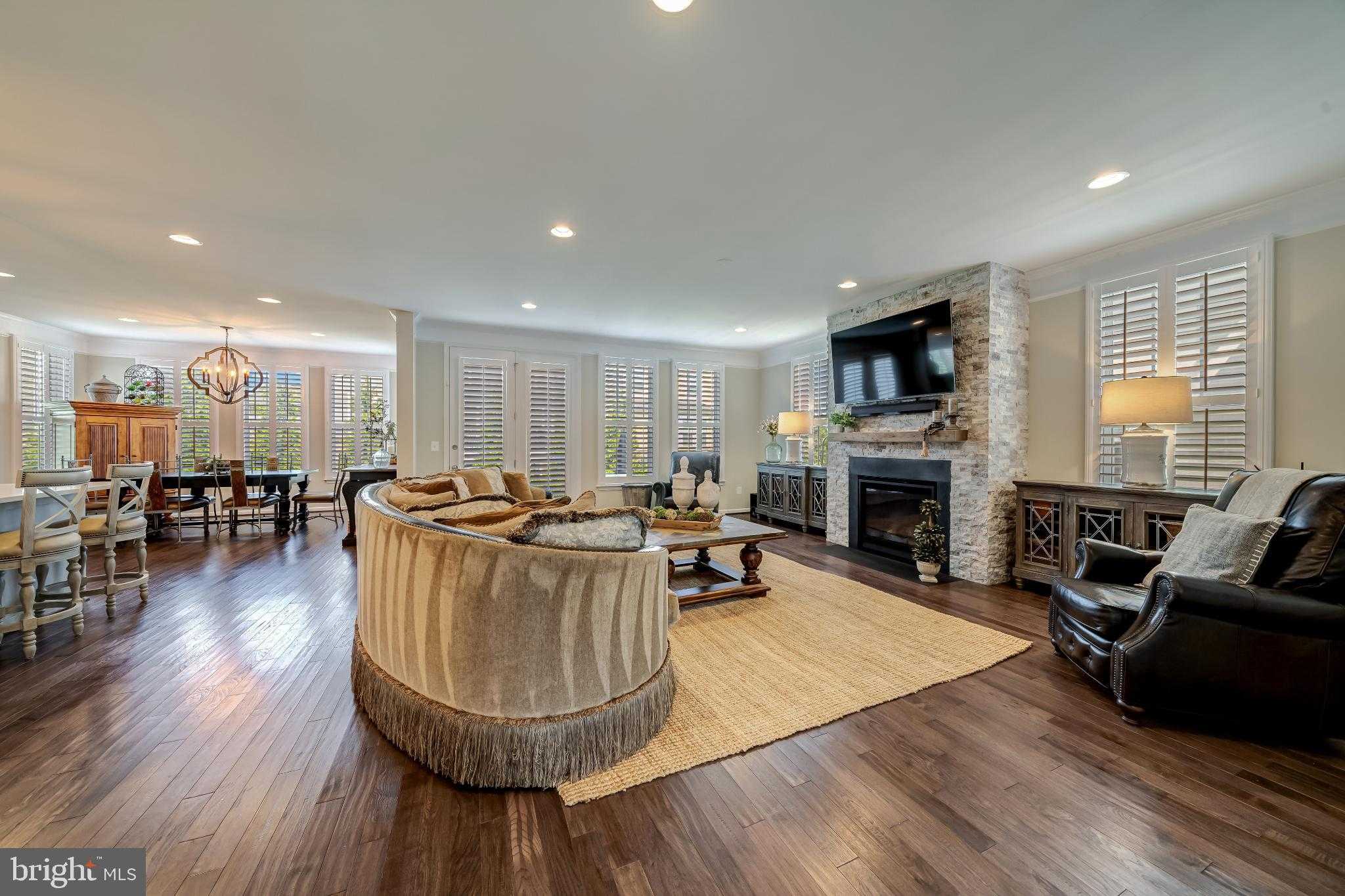 1002 Themis St SE photo 12