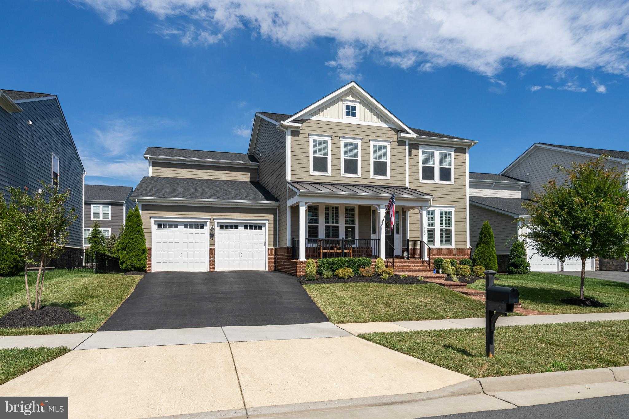 1002 Themis St SE photo 2