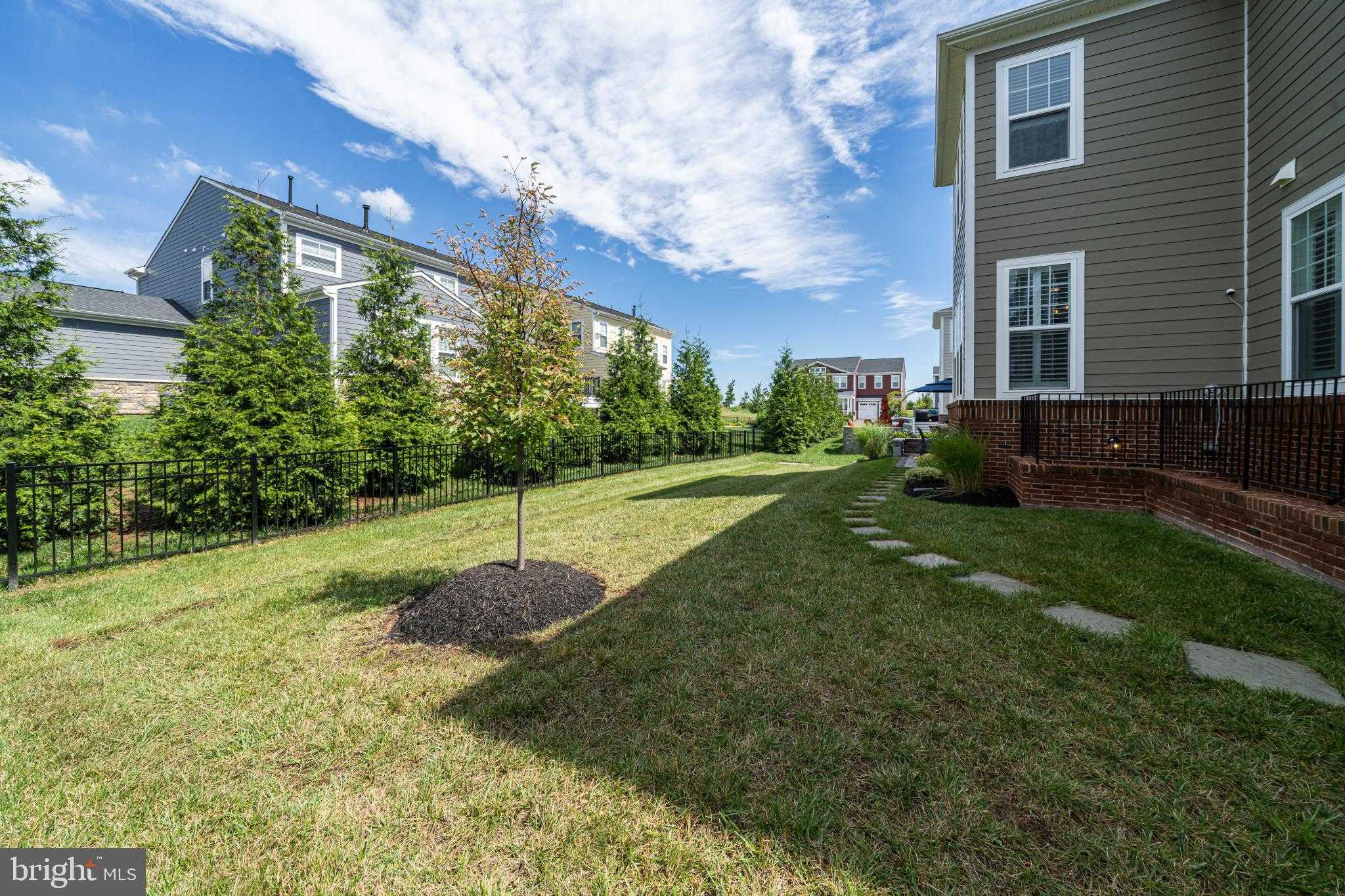 1002 Themis St SE photo 57